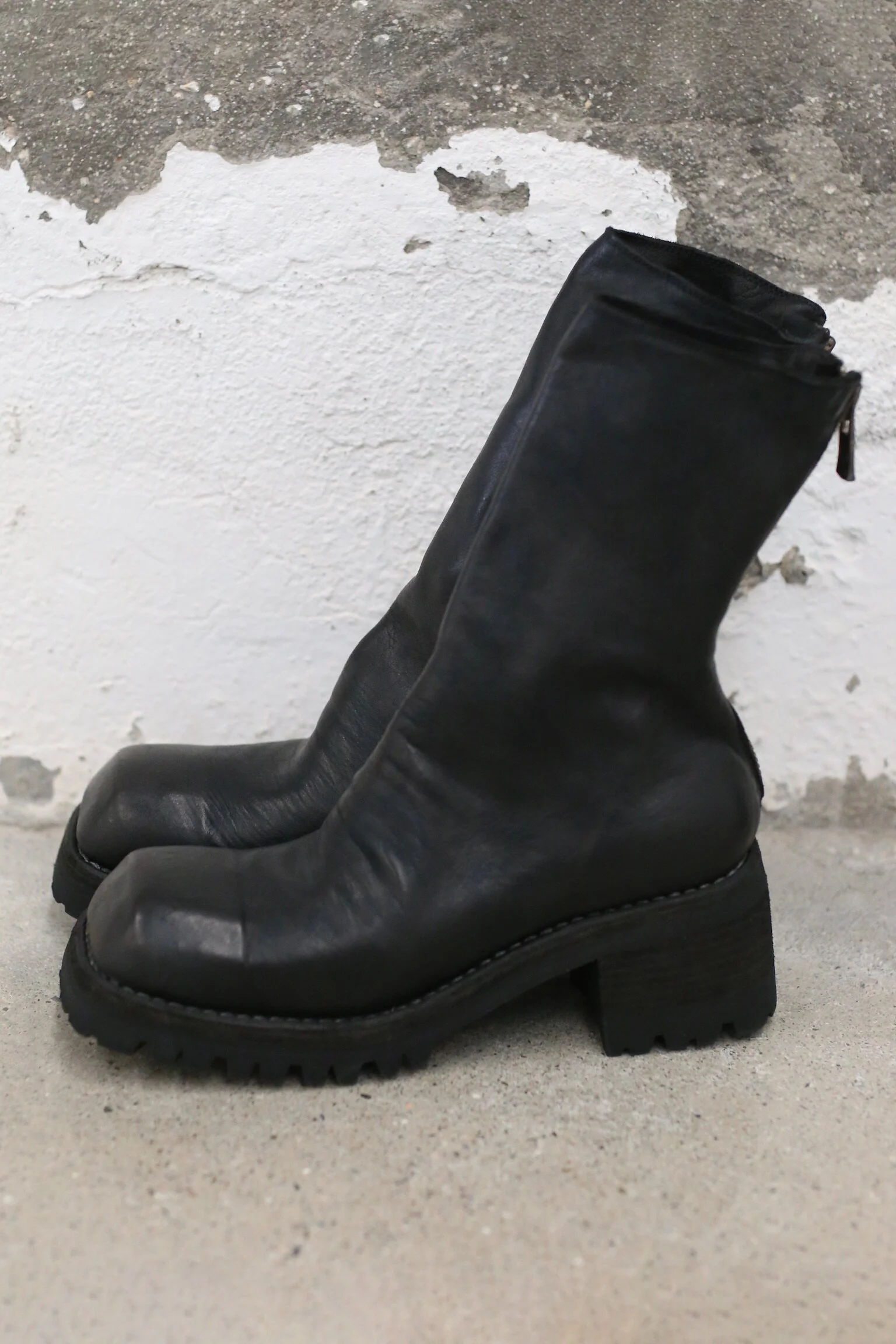 GUIDI 9088V Soft Full Grain Horse Leather Mid-Cut Zipper Fashion Boots, Italian Craftsman GD-9088V-BLKT Black