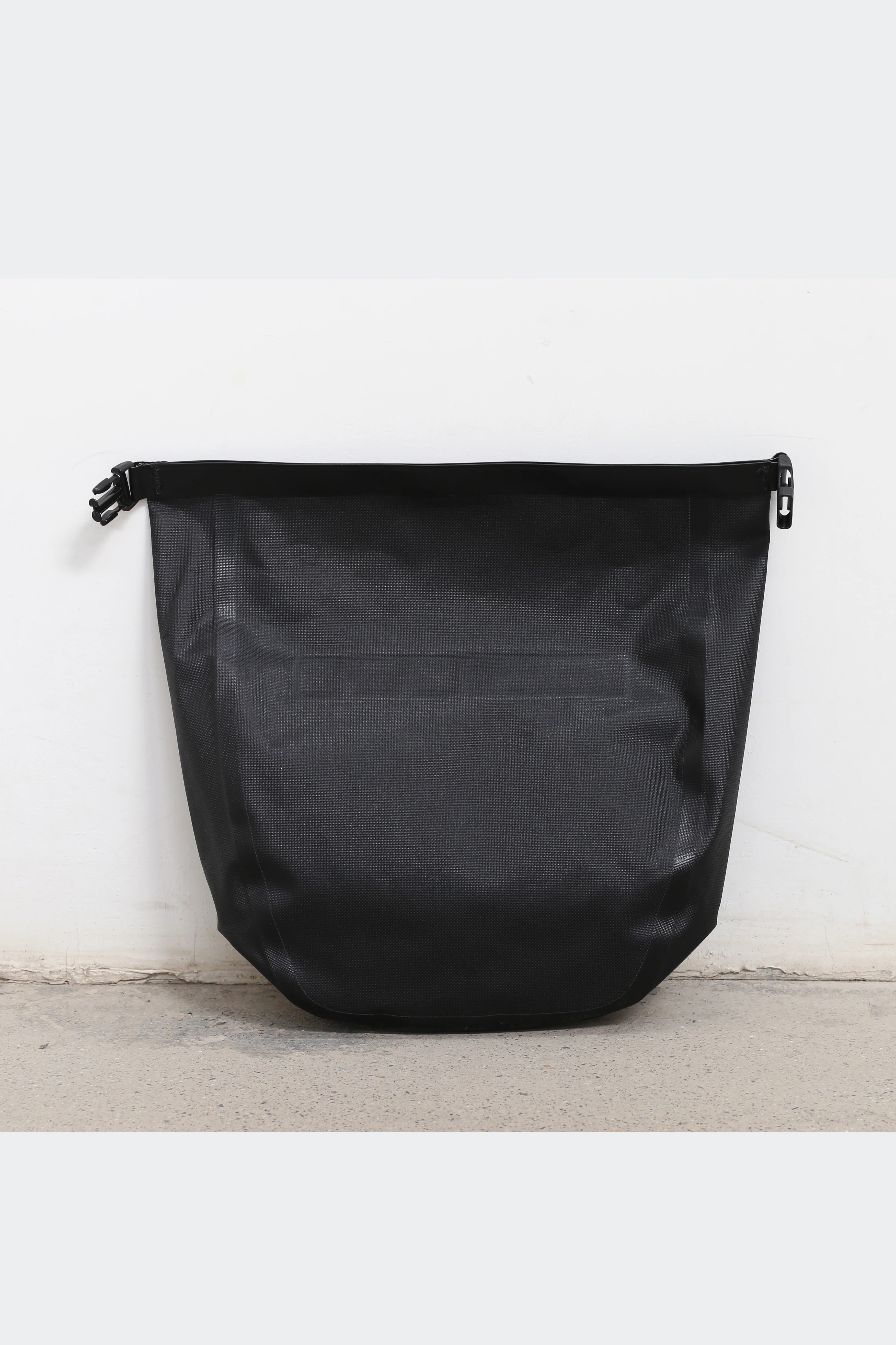 11 By BORIS BIDJAN SABERI Black Bag AW21 TOILETRY BAG 9 11*O - Image 5