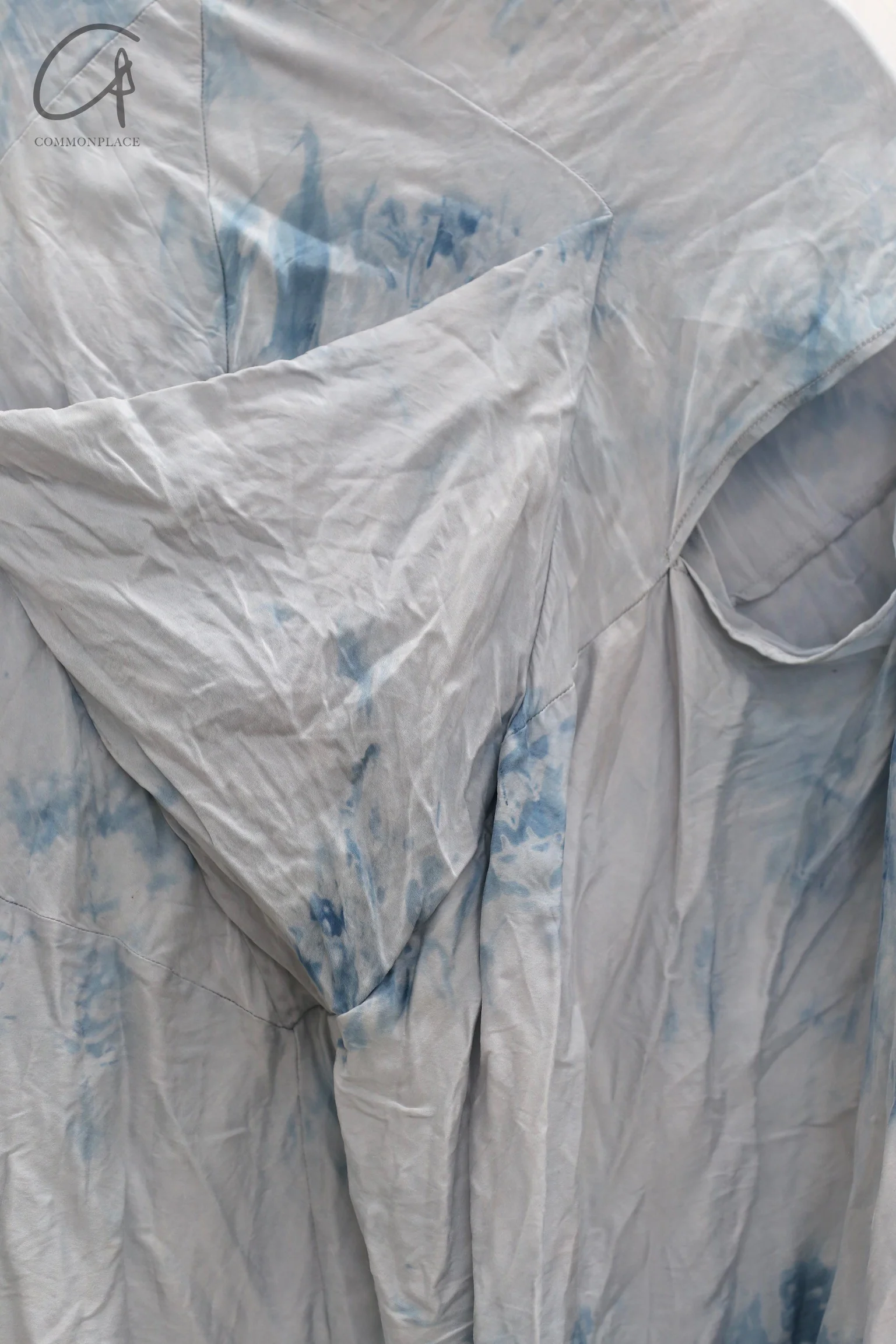 a research of elapsing blue silk top Z-7399 - Image 10