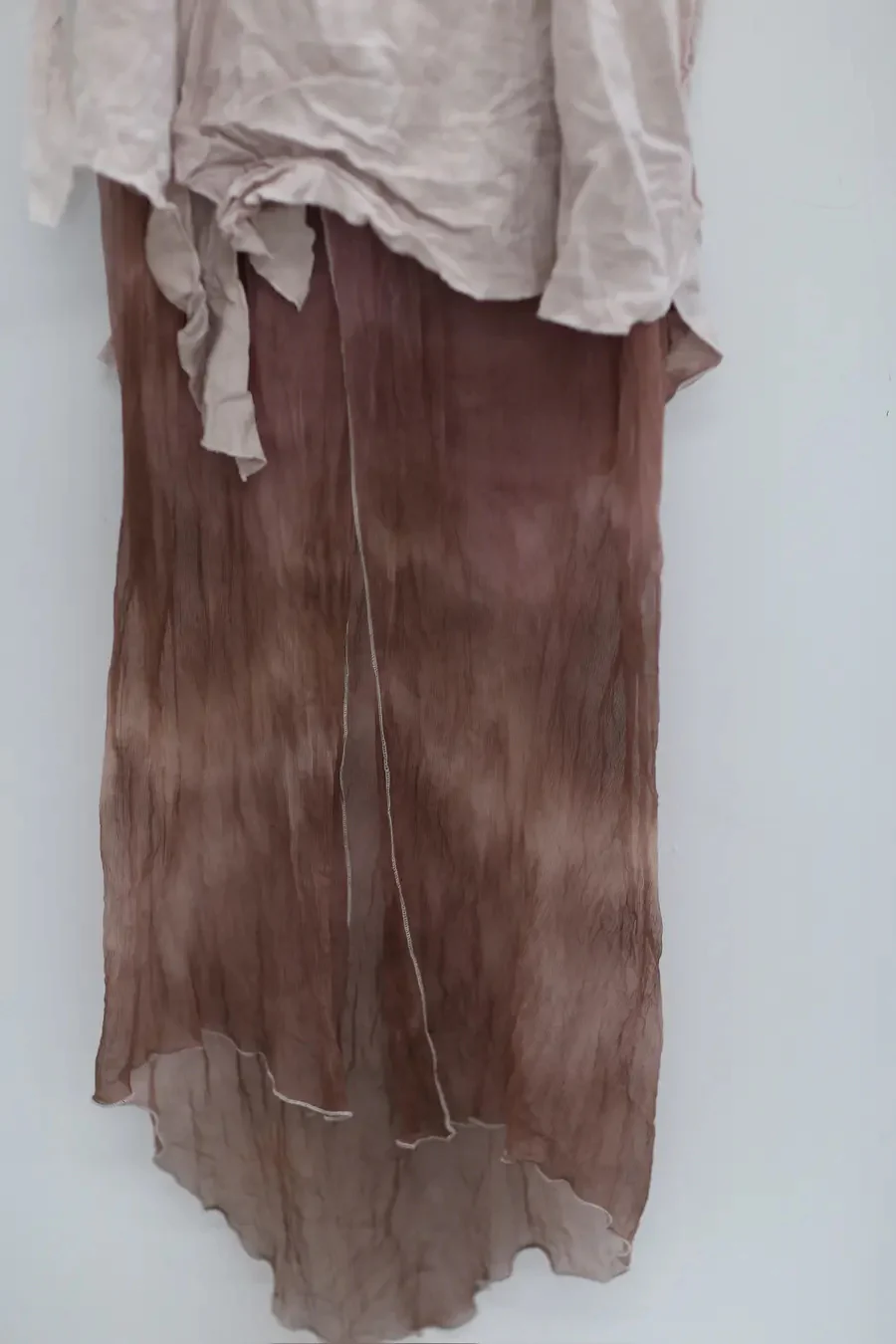 a research of elapsing covered long dress Z-7404 dyed coffee - Image 2