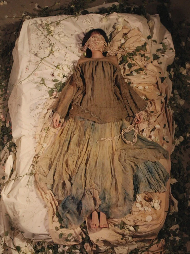 A research on elapsing, a hand-dyed double-layered linen and sheer lace blouse series with multi-pleated hem, ELP-z-7055-HRZONG, floral-dyed brown. - Image 7