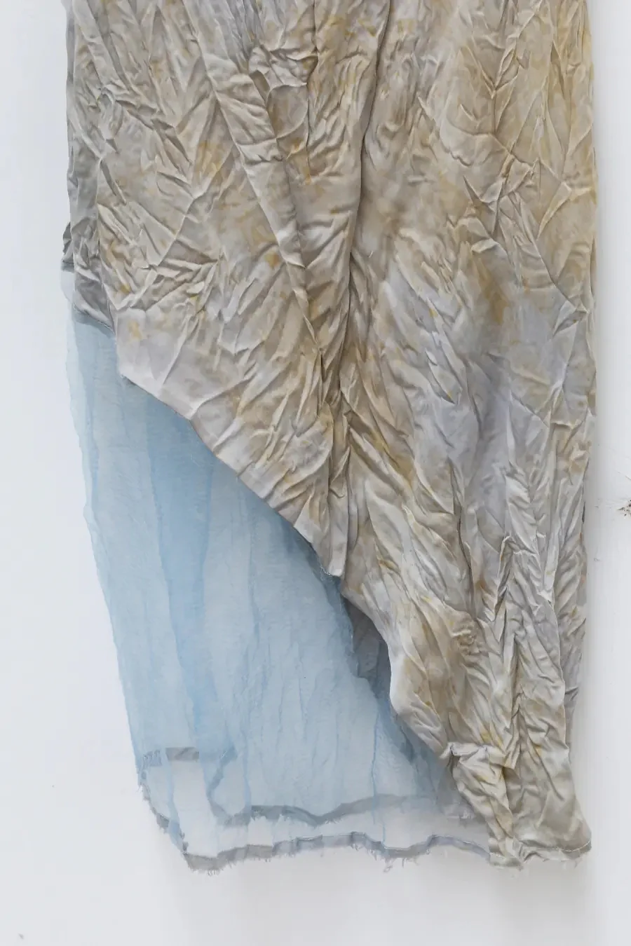 a research of elapsing hand-dyed silk top z-7202 2 (short) - Image 5