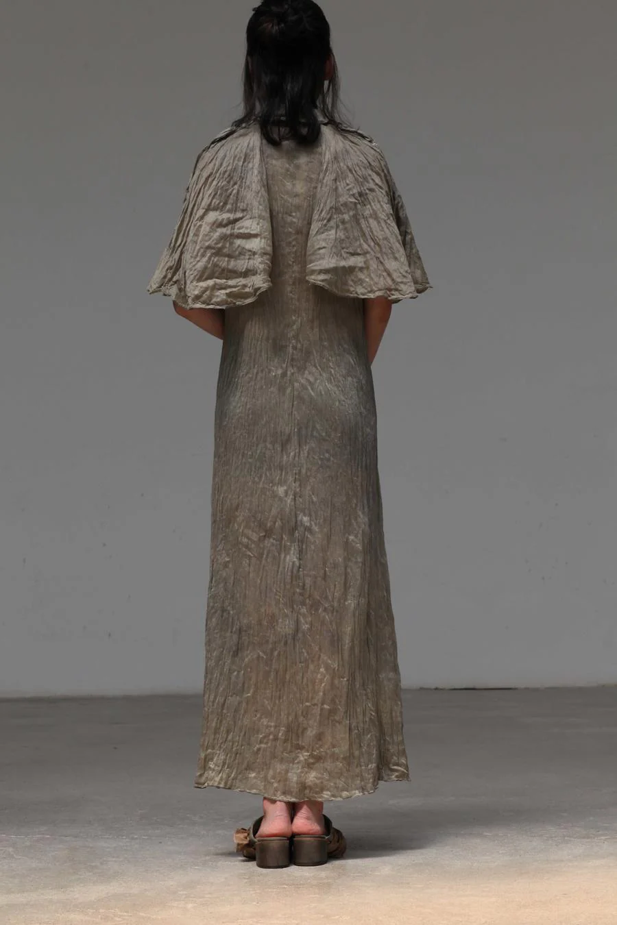 a research of elapsing (lotus leaf collar dress) z-6642 - Image 7