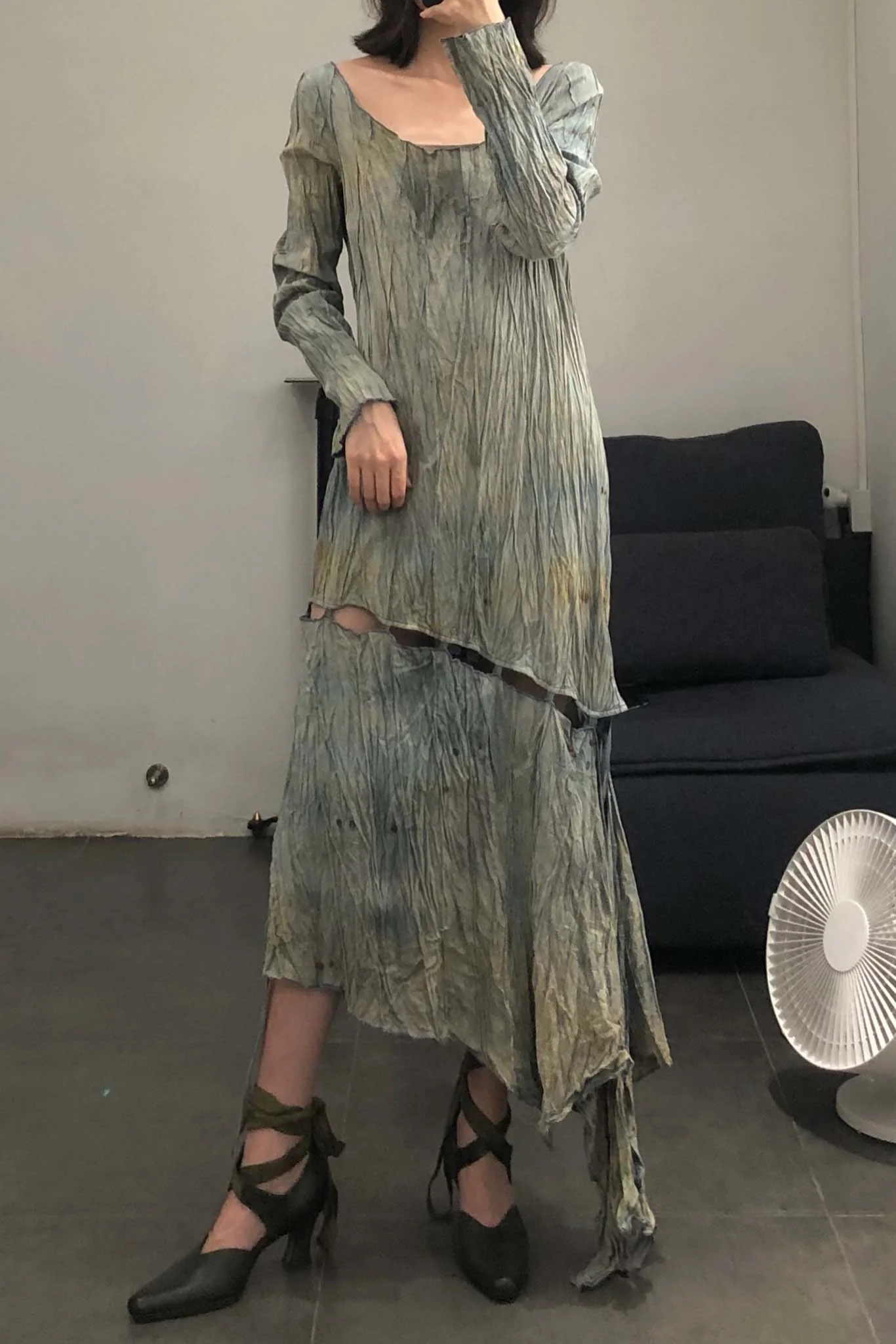 a research of elapsing plant-dyed hollow dress z-7067 - Image 12