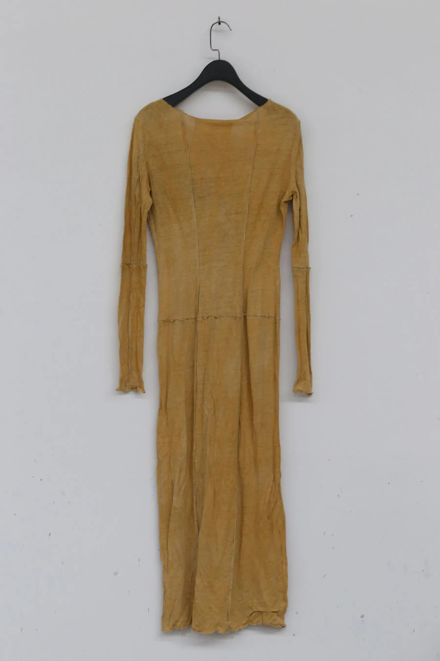 a research of elapsing rust-dyed cotton and linen dress Z-6833 - Image 8