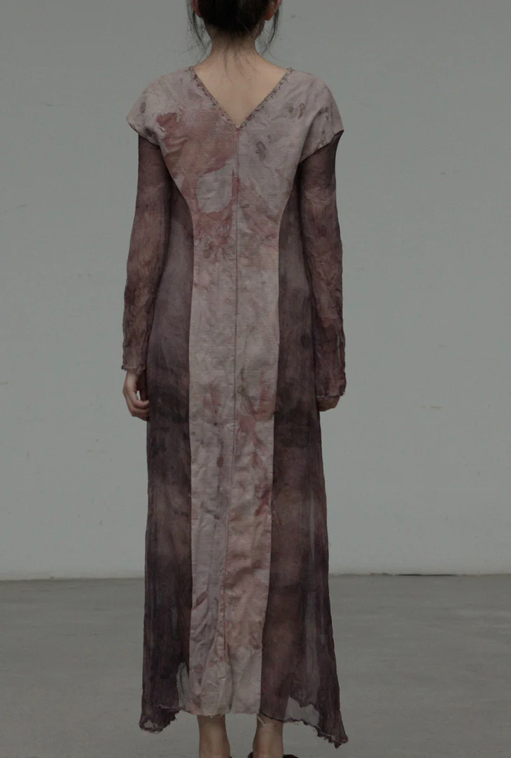 a research of elapsing V-neck symmetrical dress Z-6313 - Image 4