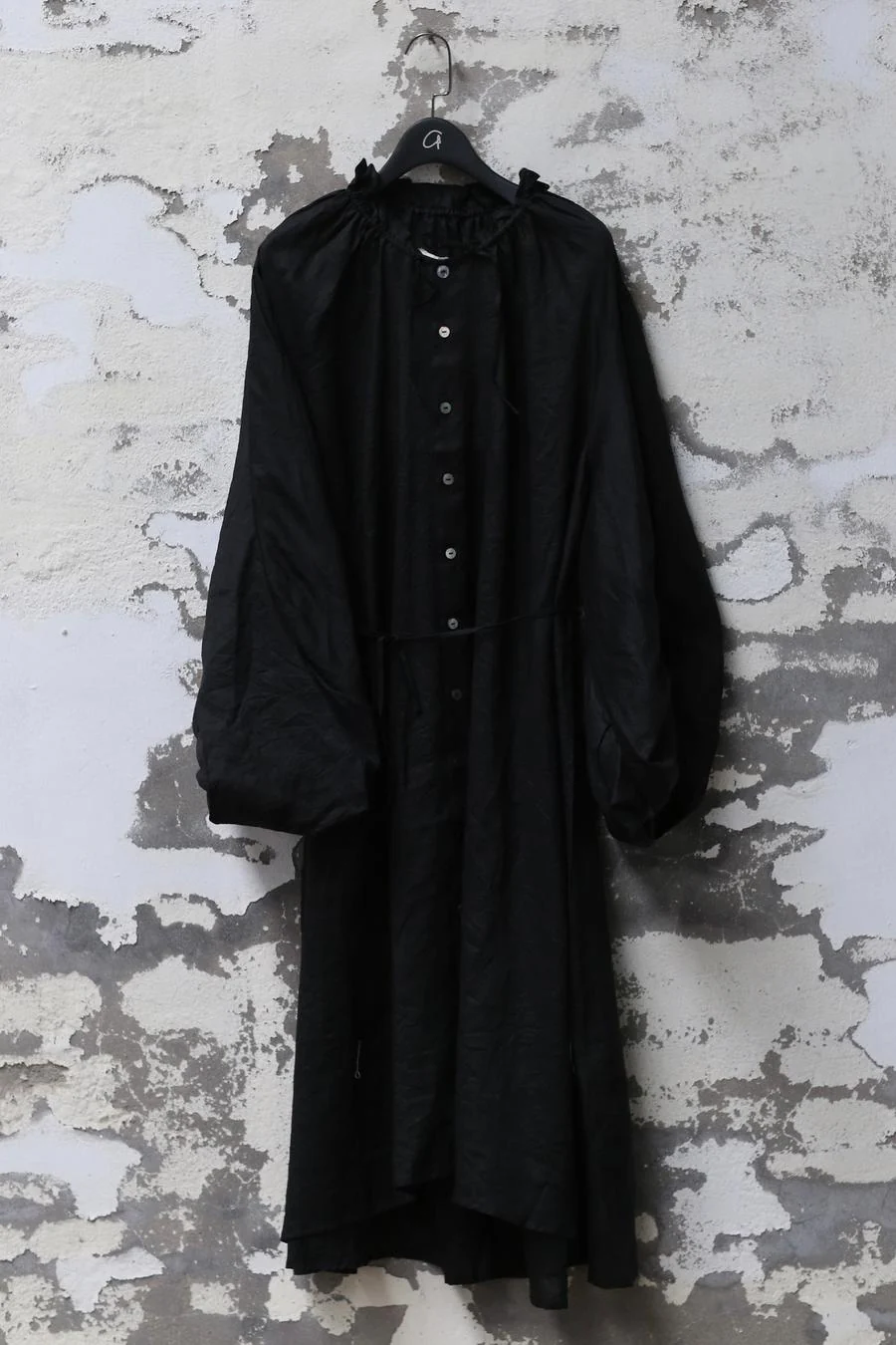 A Tentative Atelier Draped Batwing Sleeve Pleated Dress P23237A05a