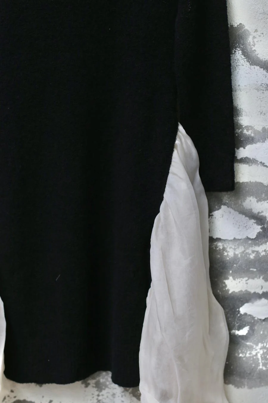 A Tentative Atelier Knit Split Organza Layered Dress A2223852 Black - Image 8