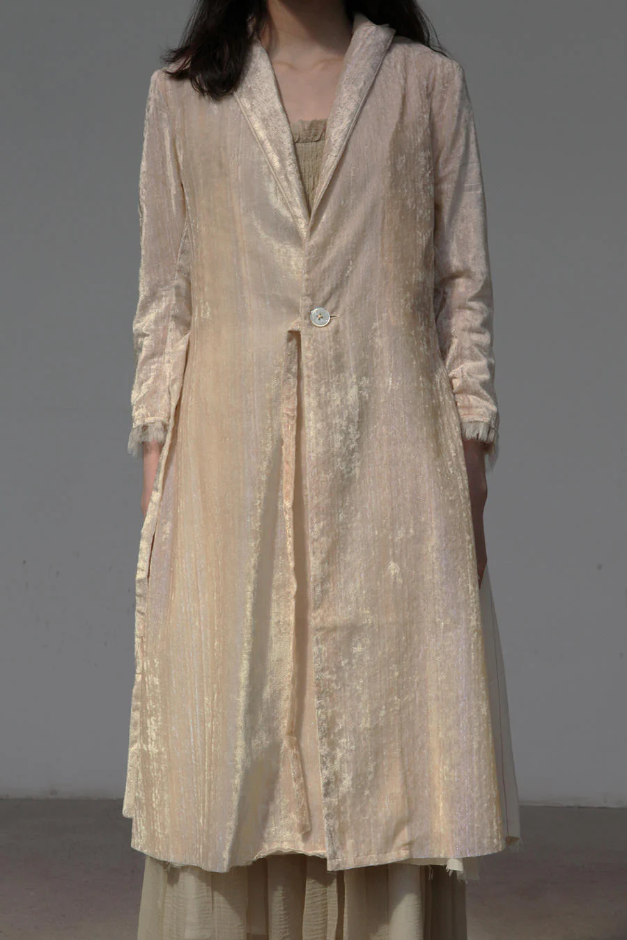 A Tentative Atelier A2020333 velvet tie long coat - Image 4