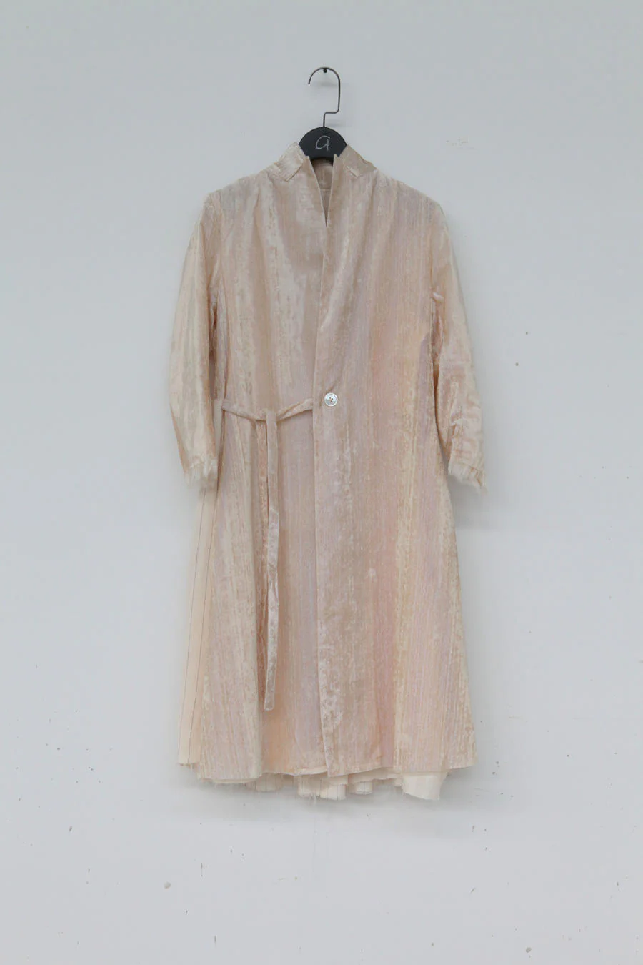 A Tentative Atelier A2020333 velvet tie long coat - Image 5