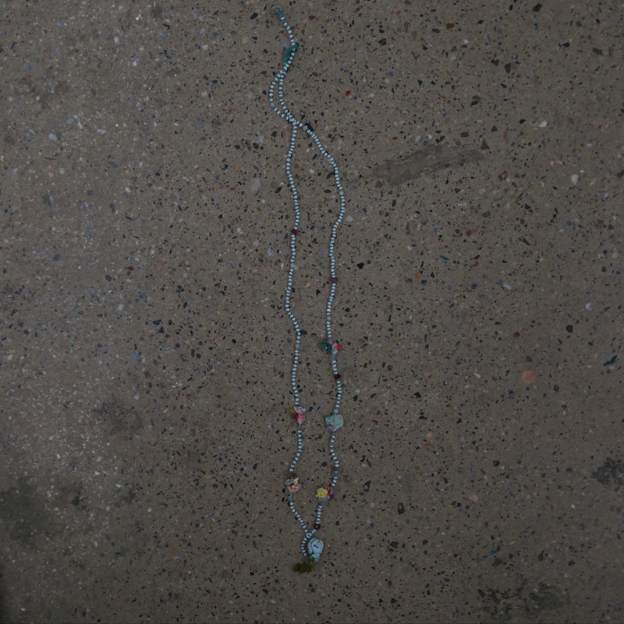 Antomoon necklace ATM-Antomoon-4-07-beads and flowers (Antomoon-4-01) - Image 2