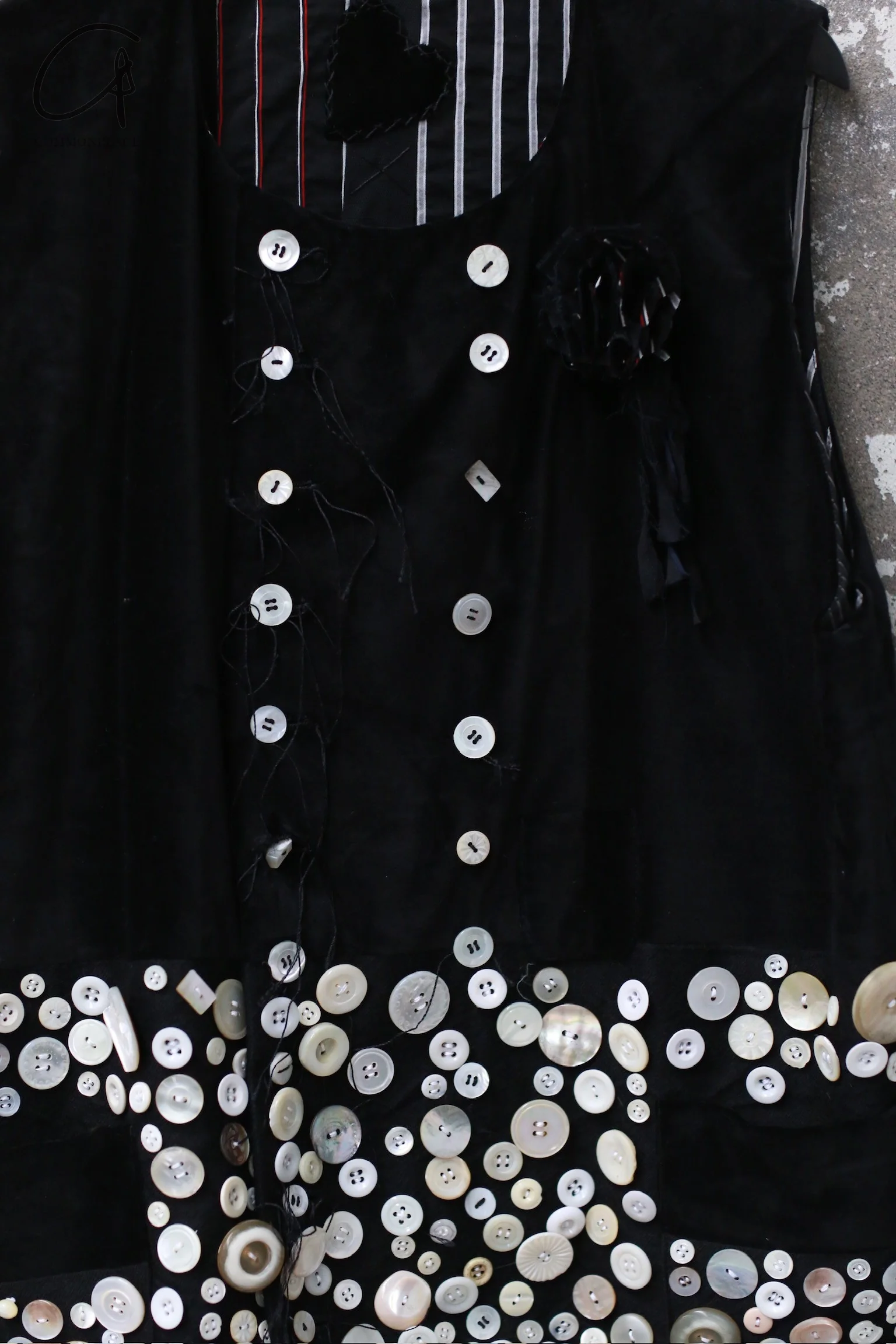 ARCHIVIO J.M.Ribot 24 Autumn/Winter Hand-embellished vest Italy AJM-GL08/VB/BUT-0 Black - Image 2