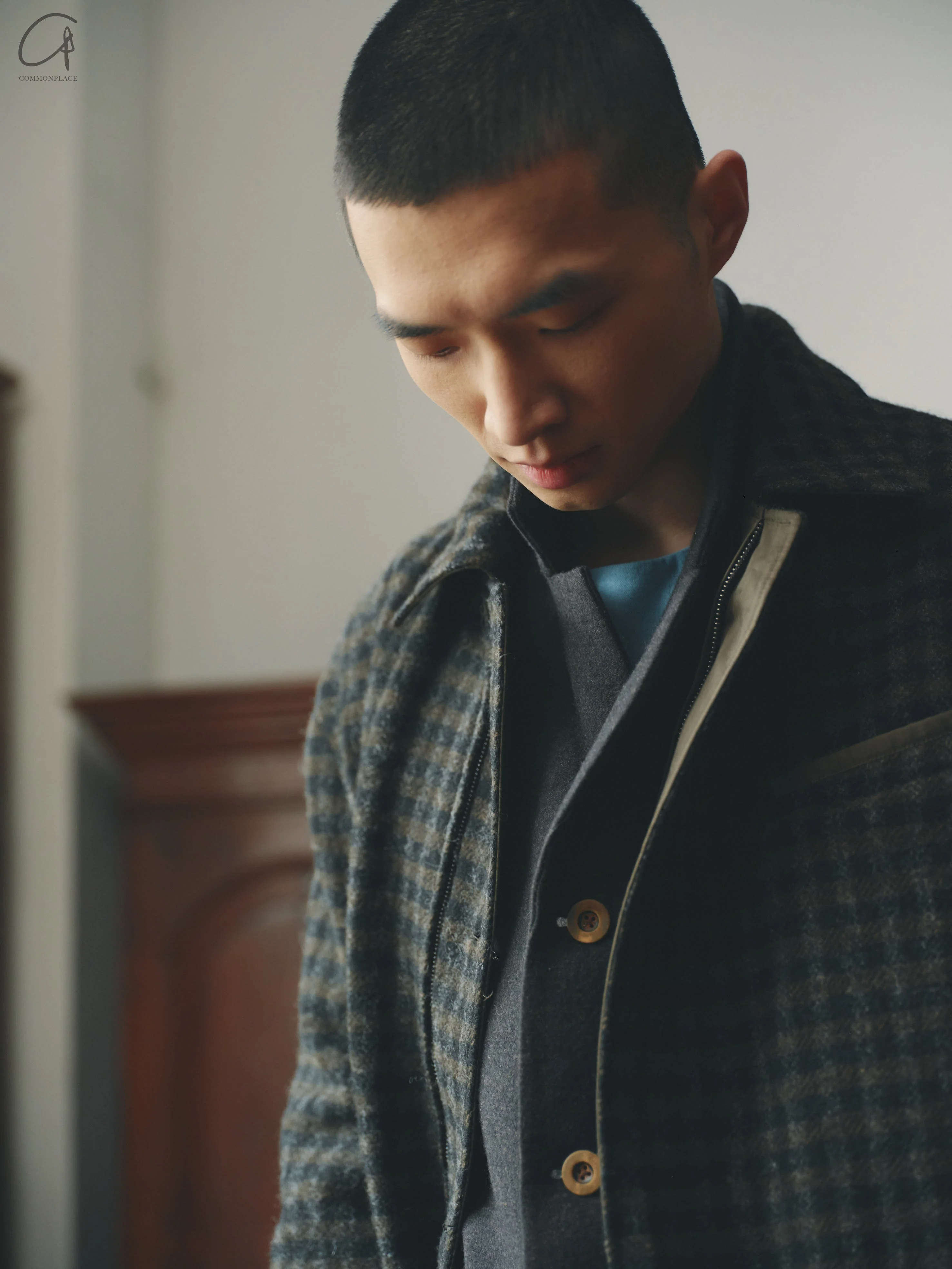 AVIVA JIFEI XUE 24 Autumn and Winter Charcoal Wool Plaid/Dark Moss Wax Cotton Double-sided Windbreaker AJX-FW24-RW-CWCDMWC-TX Moss - Image 10