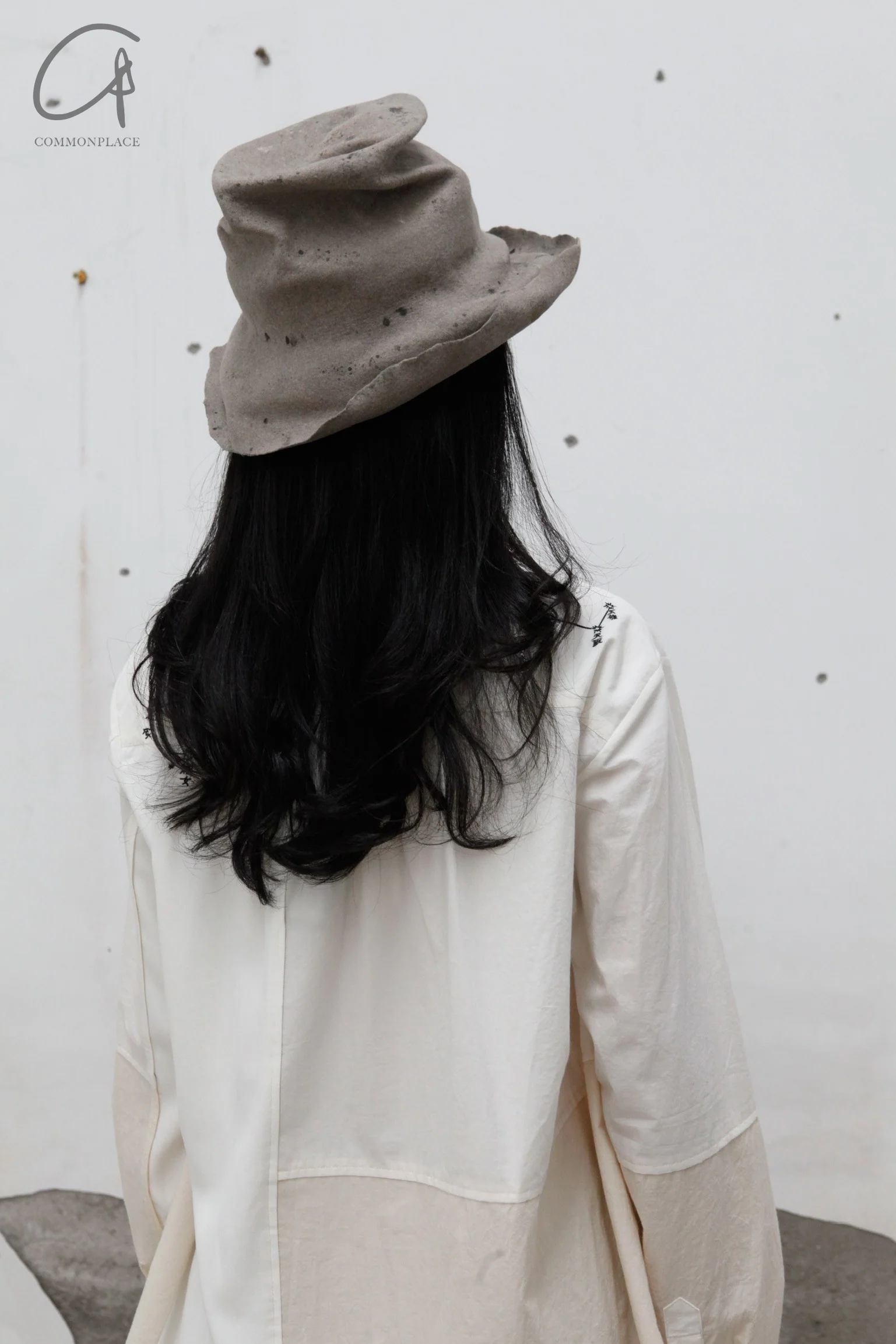AVIVA JIFEI XUE Ancient Constellation Embroidered Patchwork White Shirt S22-ELSS - Image 15