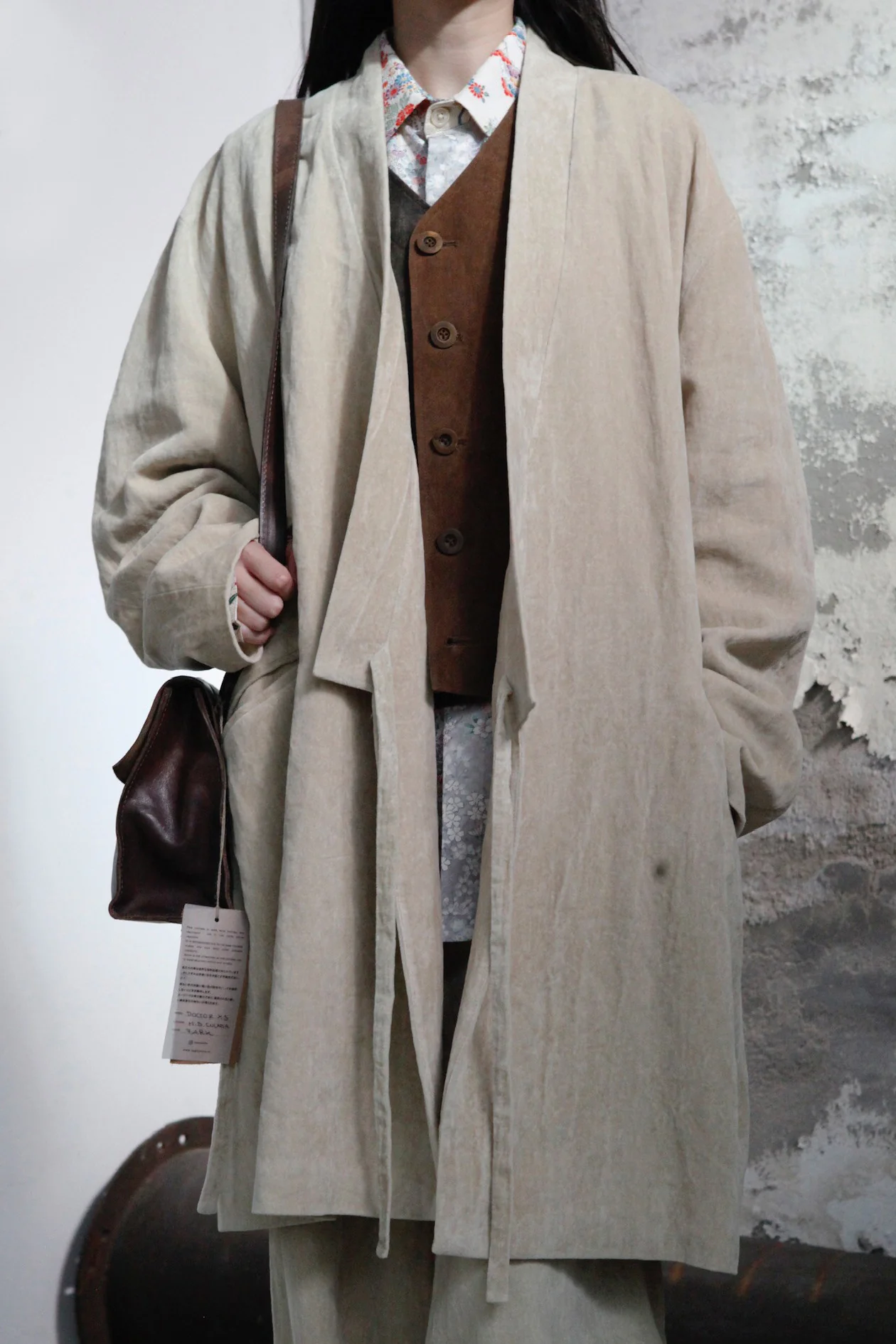 AVIVA JIFEI XUE Beige velvet mid-length kimono jacket FW23-KJM-BE