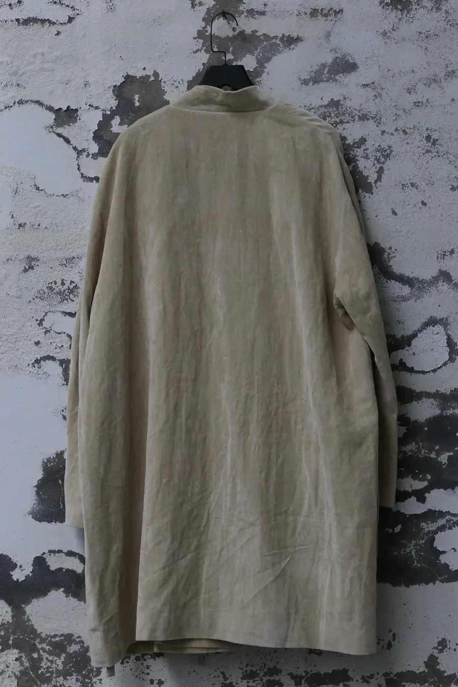 AVIVA JIFEI XUE Beige velvet mid-length kimono jacket FW23-KJM-BE - Image 10
