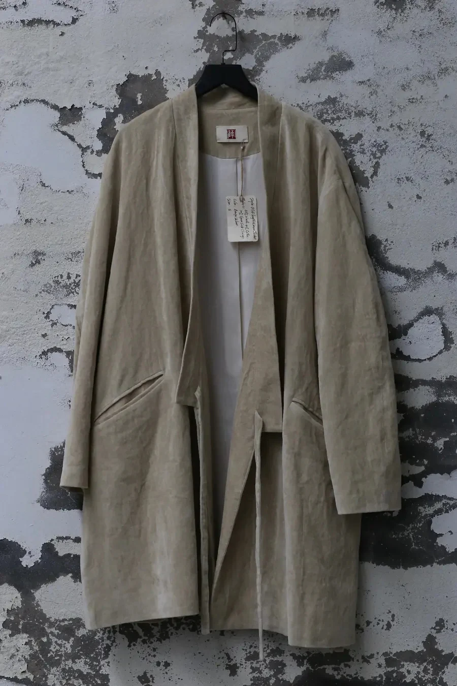 AVIVA JIFEI XUE Beige velvet mid-length kimono jacket FW23-KJM-BE - Image 7