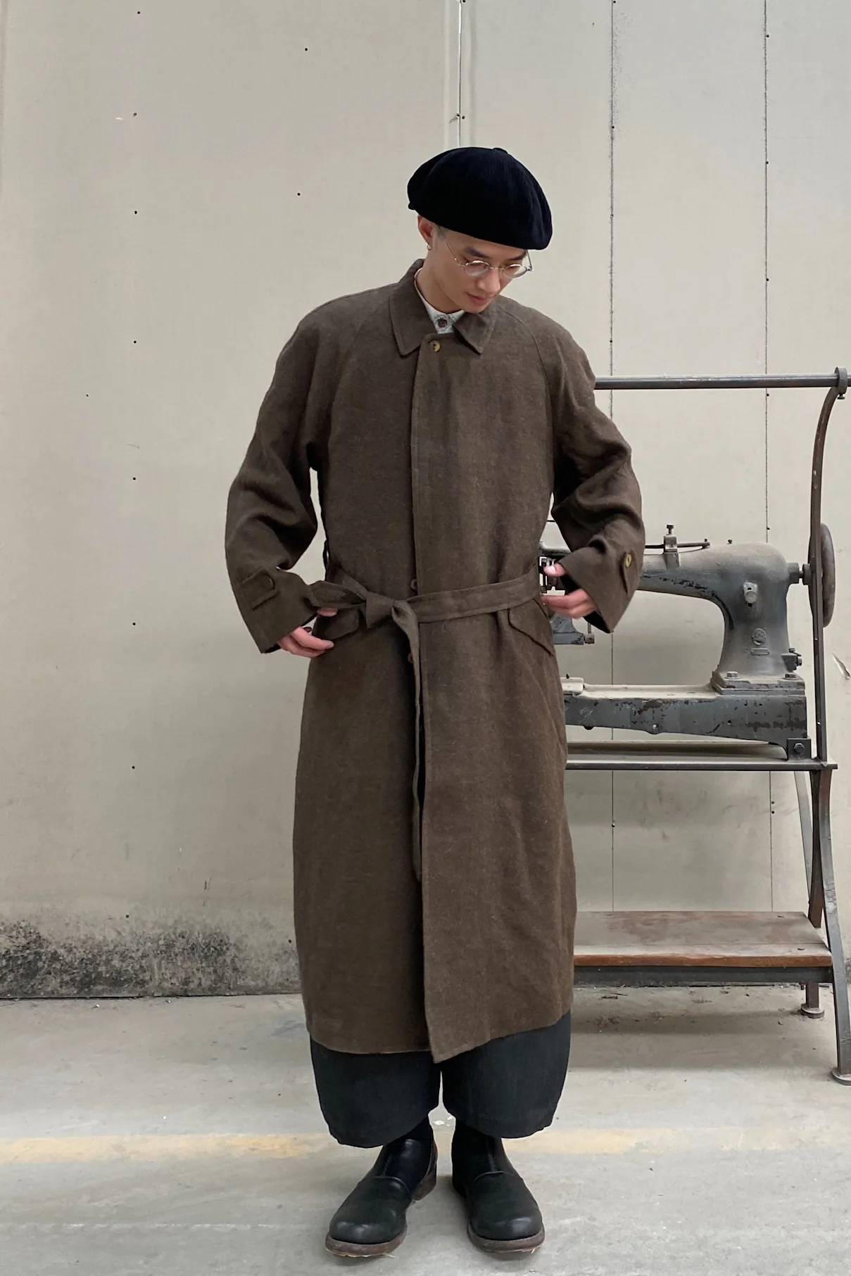 AVIVA JIFEI XUE Oversized long coat with detachable vest AJX-FW22-OLC-BR-SHENZONG Dark Brown FW22-OLC-BR - Image 10