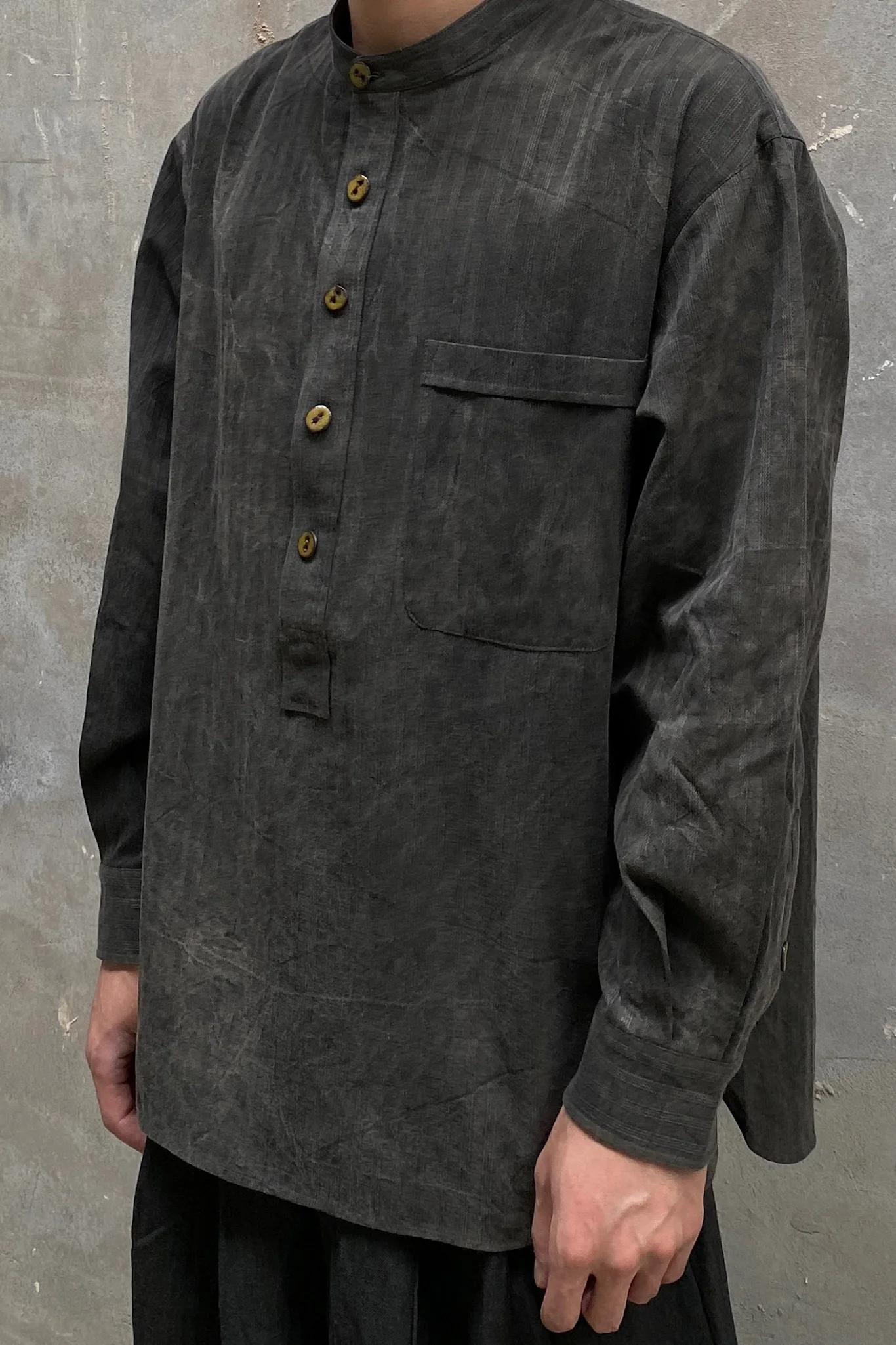 AVIVA JIFEI XUE Stand Collar Rectangular Shirt FW22-SCBS-GRY - Image 3
