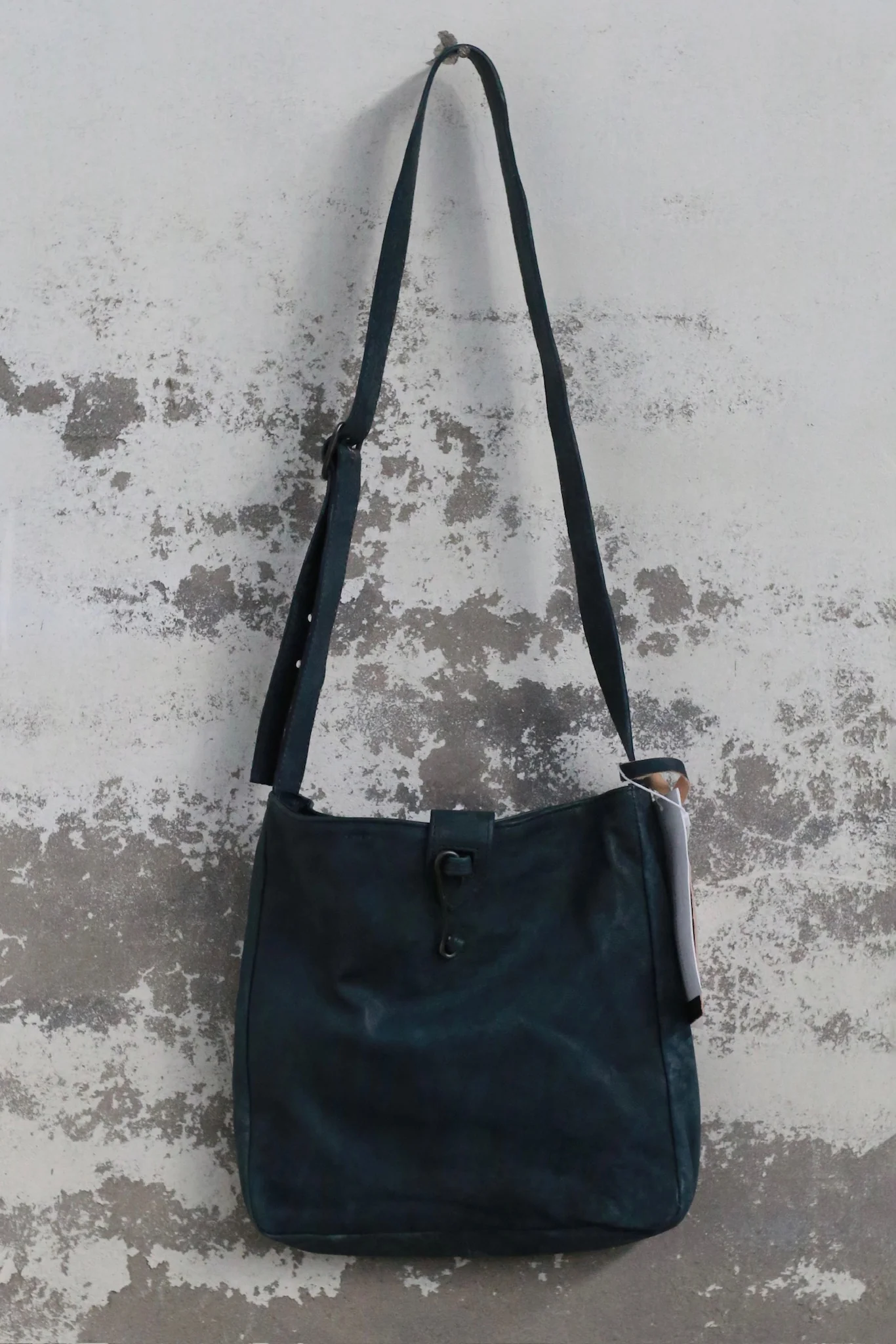 AVIVA JIFEI XUE X Tagliovivo Collaboration 2025 Autumn/Winter Crossbody Bag, Craftsman AJX-CROSSBODY S-BASILISK