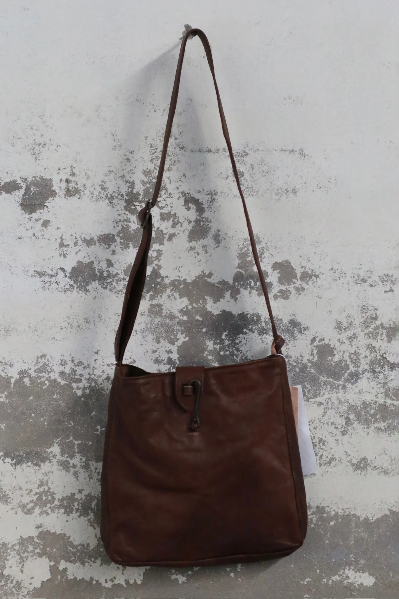 AVIVA JIFEI XUE X Tagliovivo Collaboration 2025 Fall/Winter Crossbody Bag, Craftsman AJX-CROSSBODY S-UMBER