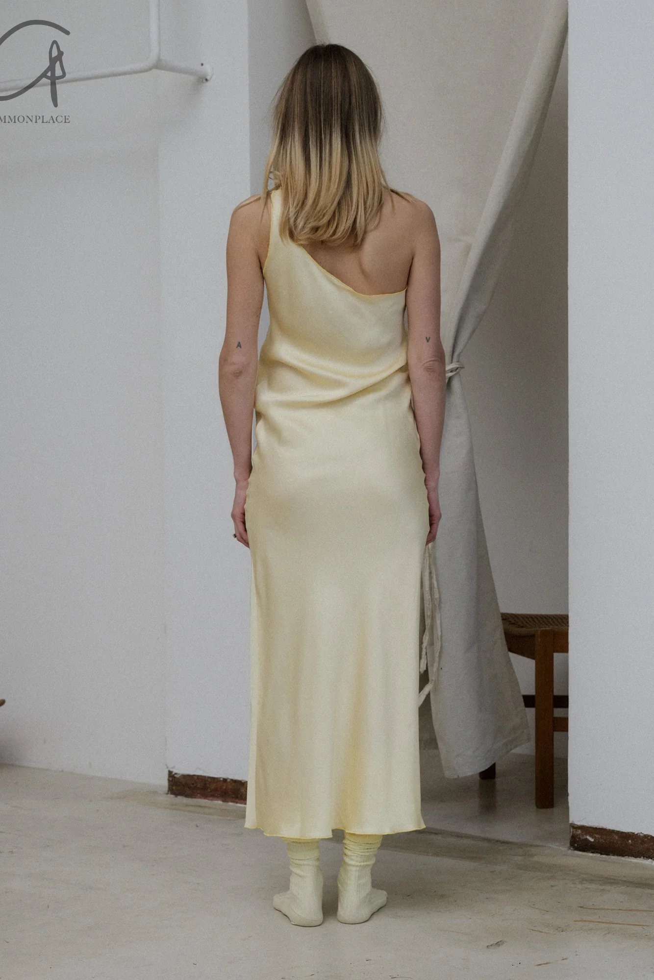 BASERANGE 24 Autumn and Winter One-shoulder Dress Portugal BAS-DROSD-VI-AU24-SFYH DROSD-VI Sofia Yellow - Image 10