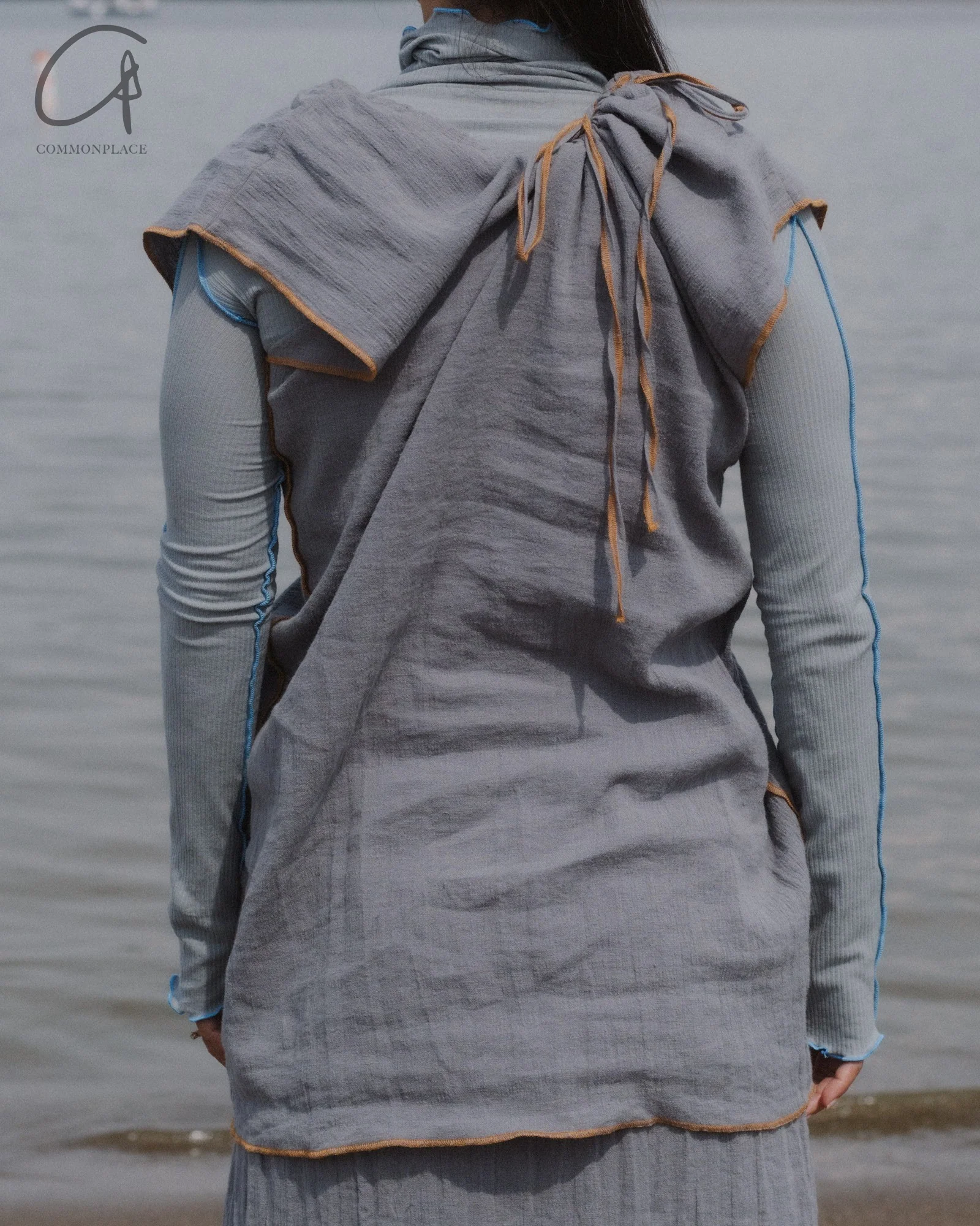 BASERANGE 25 Early Spring V-neck top BAS-TOMX-LC-SP25-HH BAYON GREY (YELLOW) - Image 8