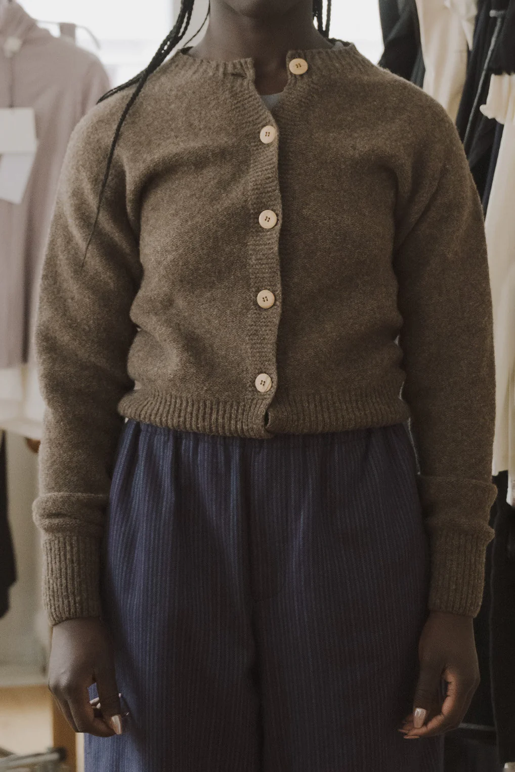 BASERANGE 25 Fall/Winter TIER CARDIGAN Animal Print Knit Cardigan, France. BAS-PUTC-MW-WI25-BUREL BROWN (PUTC)