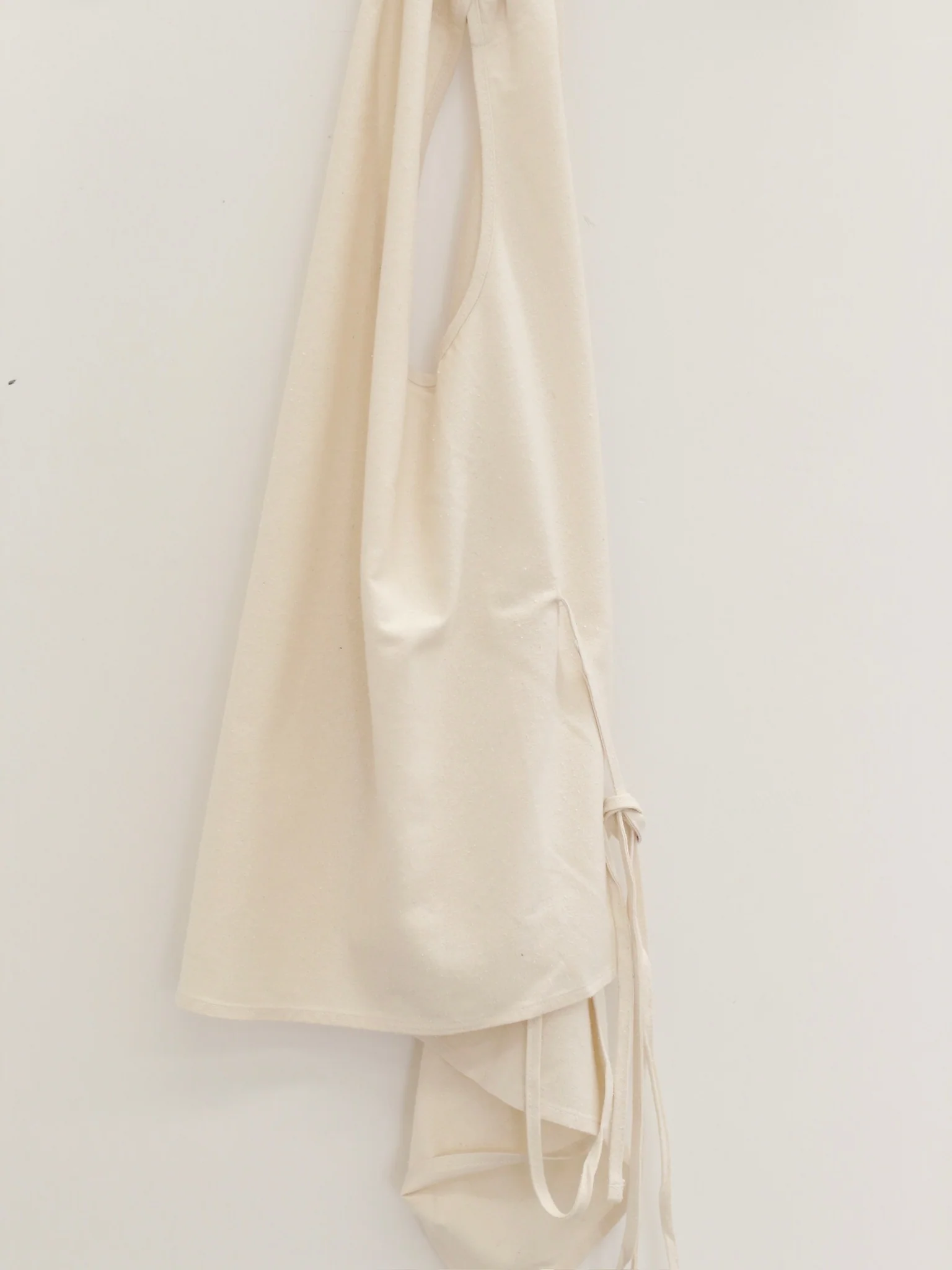 BASERANGE Fall/Winter 2025 VIEW TOP Off-Shoulder Vest BAS-TSVI-WS-AU25-UNDYED - Image 10