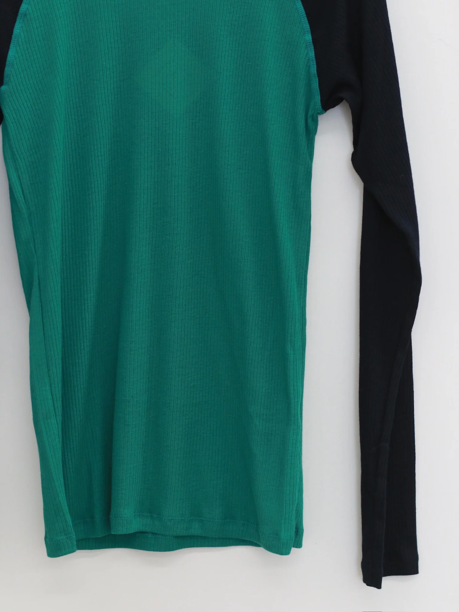 BASERANGE Fall/Winter 25 GENE Long-Sleeve T-Shirt BAS-TTGLS-CR-AU25-MIRA GREEN (NAVY) - Image 2