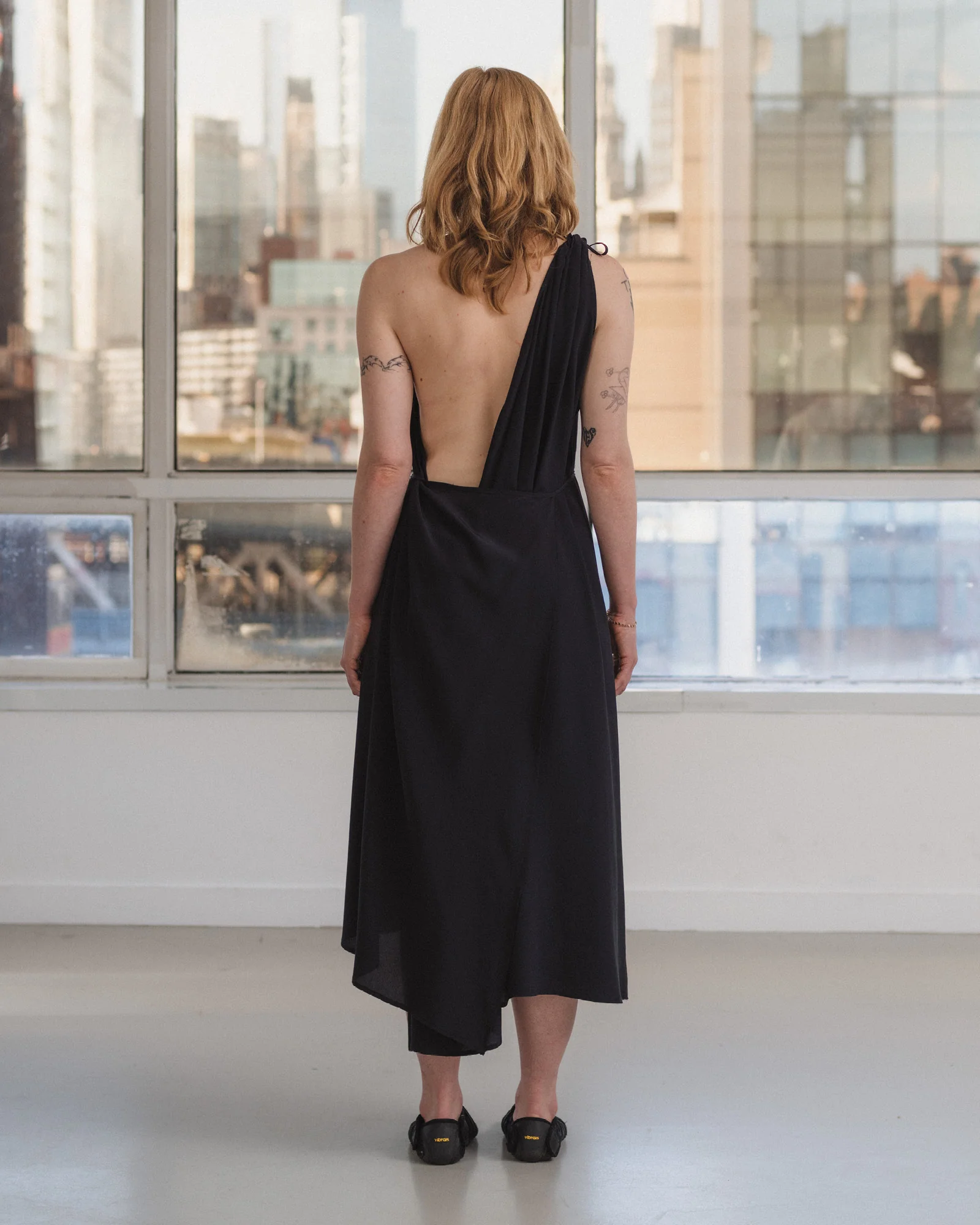BASERANGE Fall/Winter 2025 VIEW DRESS, Made in Portugal, BAS-DRVI-SC-AU25-Black - Image 9