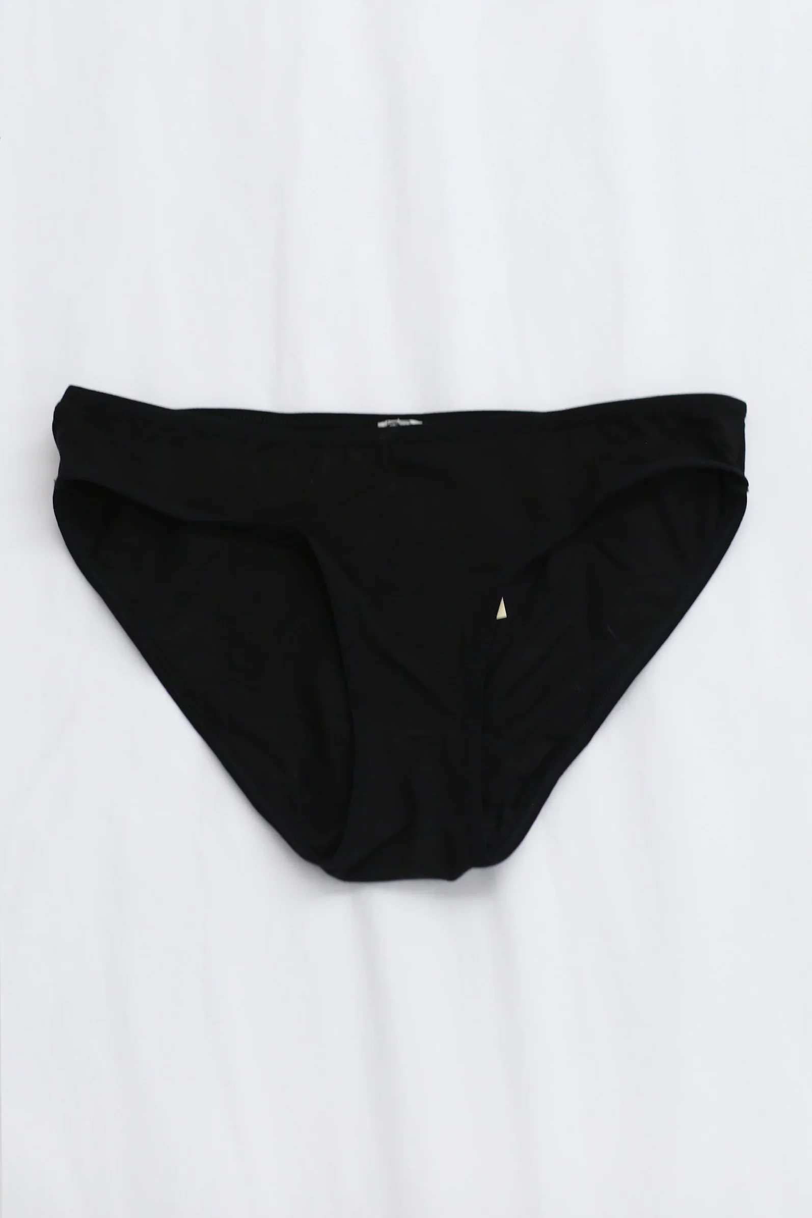 BASERANGE Flared Shorts UNBE Collection France Portugal BAS-UNBE-BL-000-HEI Black
