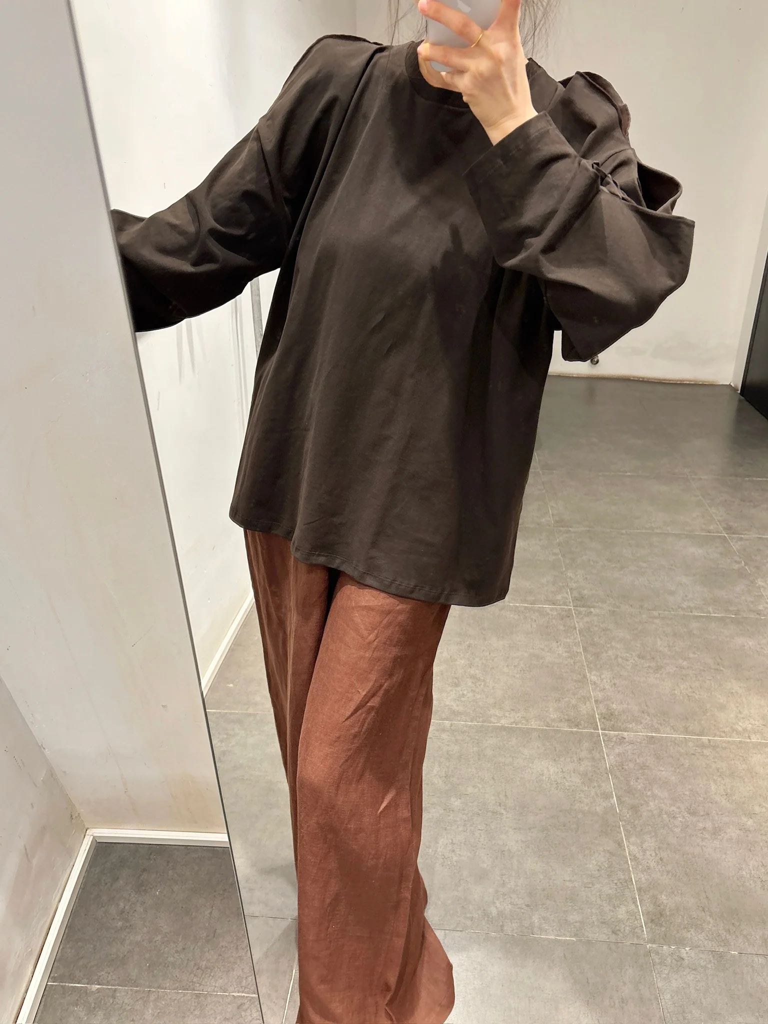 BASERANGE France Organic Cotton Loose Long Sleeve Off Shoulder T-shirt France BAS-TOPIL-RC-SU25-FOVEA - Image 14