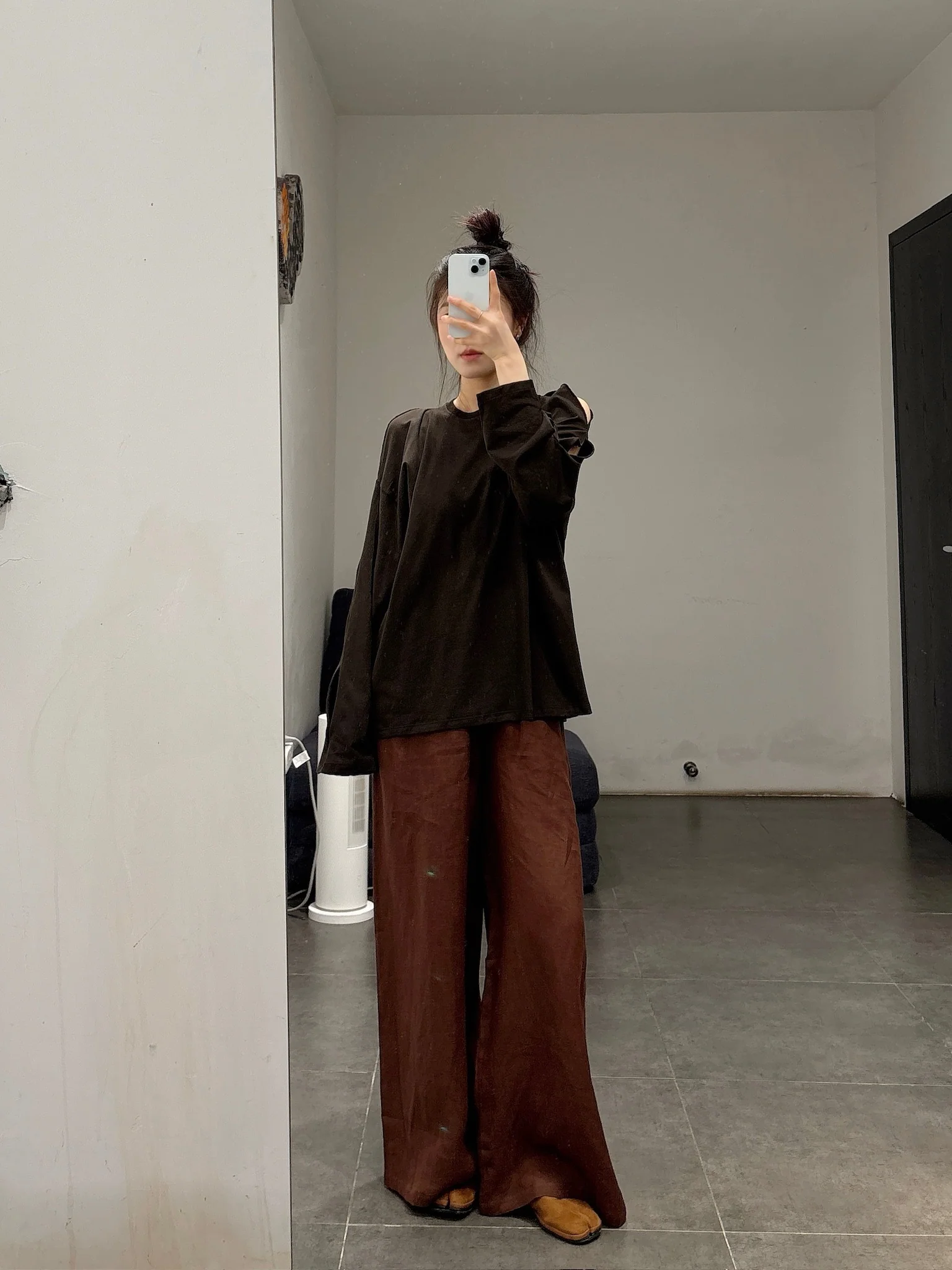 BASERANGE France Organic Cotton Loose Long Sleeve Off Shoulder T-shirt France BAS-TOPIL-RC-SU25-FOVEA - Image 16