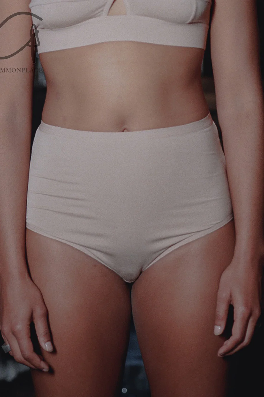 Baserange high -waisted flared shorts Unhw haptic - Image 5