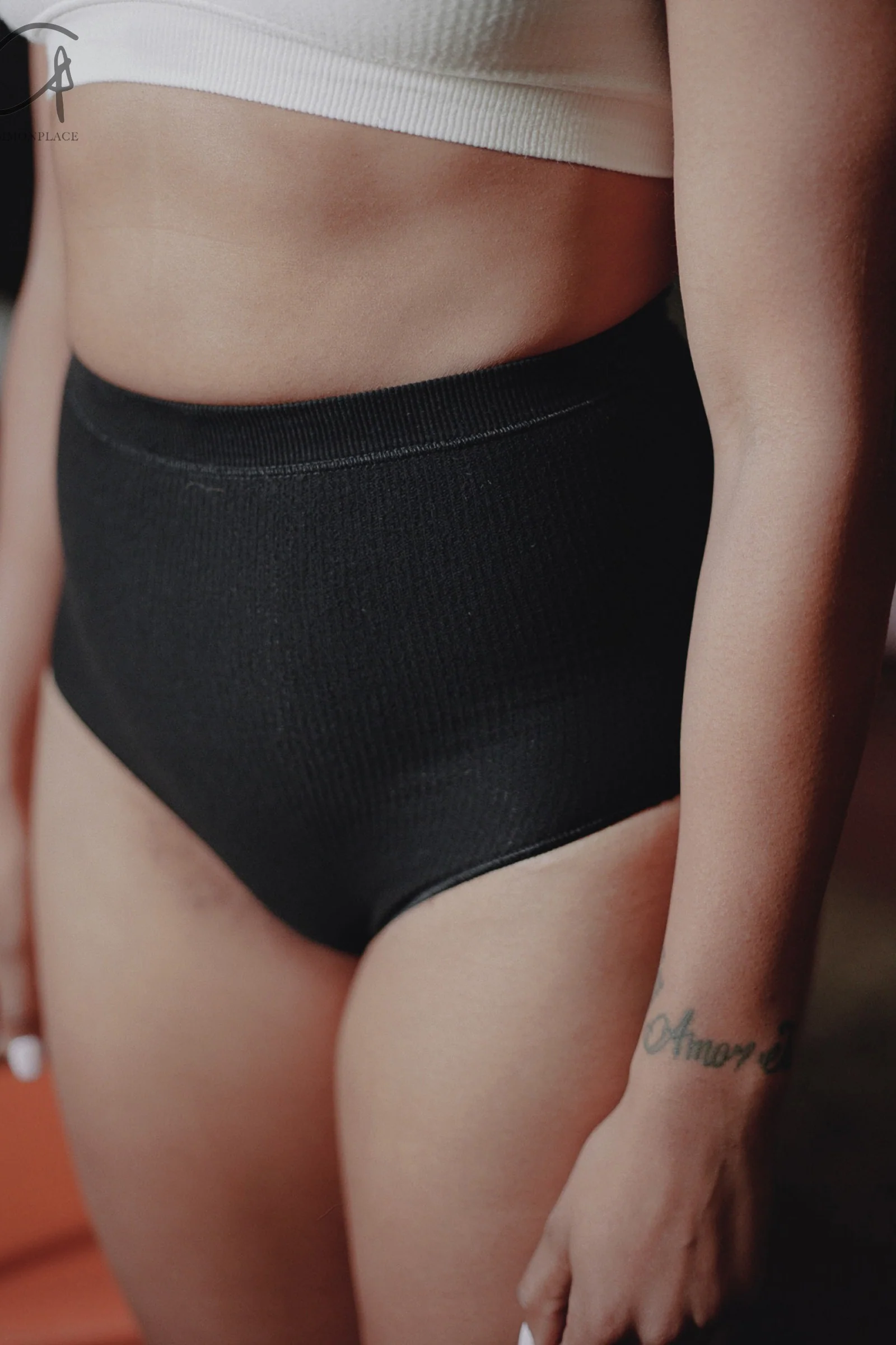 BASERANGE KNIT SHORTS SEAIP BLACK - Image 4