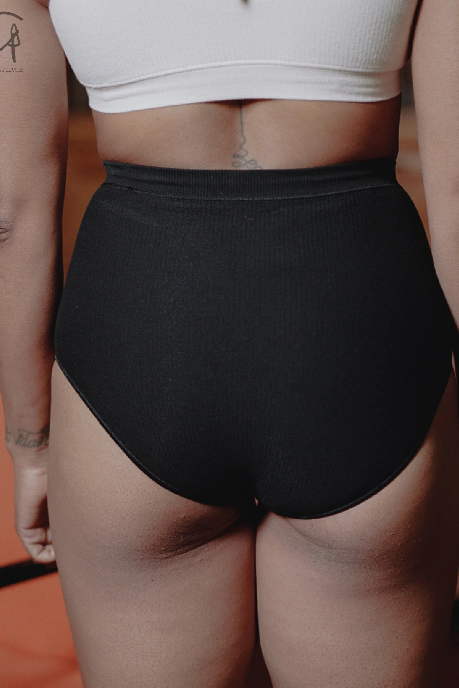 BASERANGE KNIT SHORTS SEAIP BLACK - Image 5