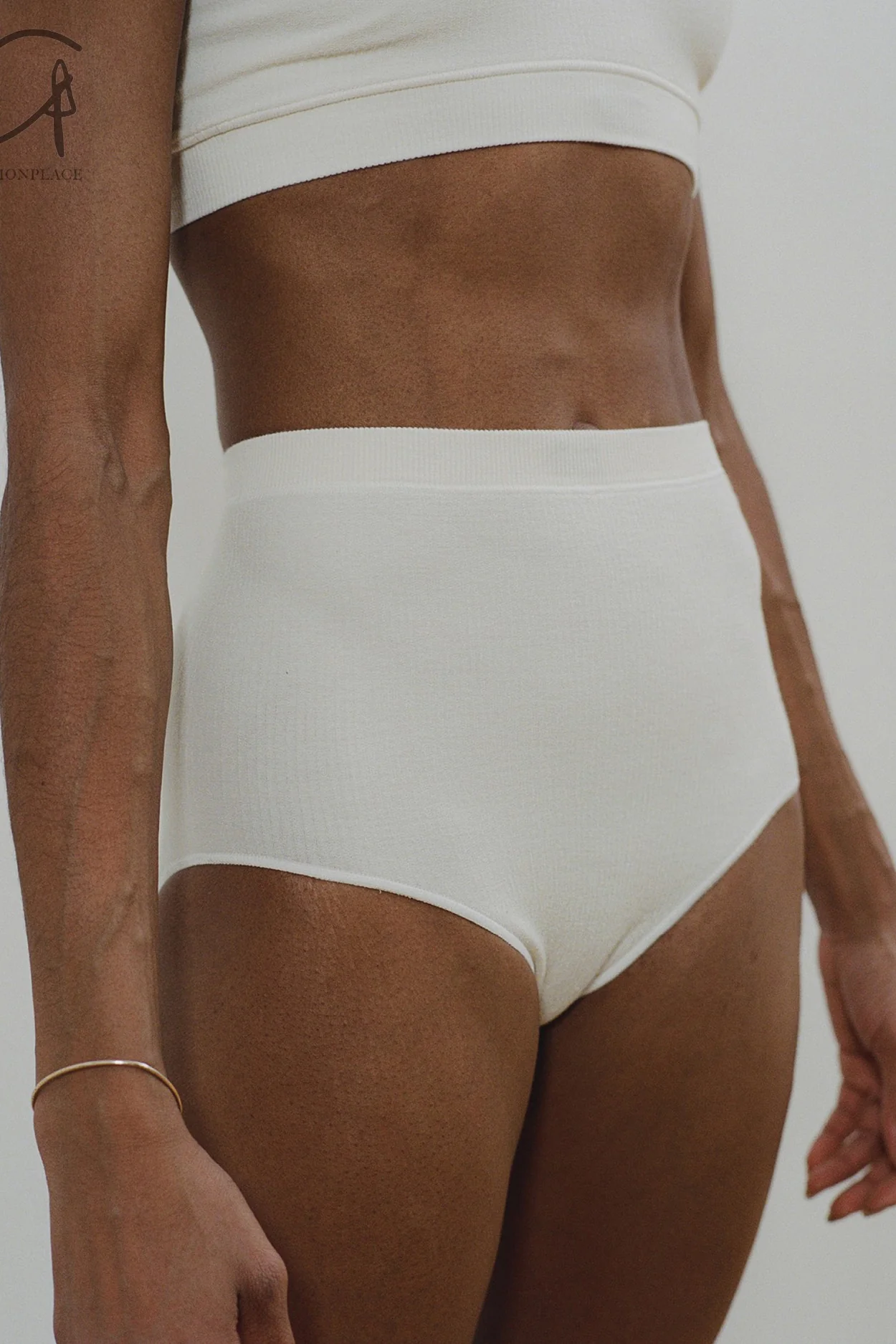 BASERANGE KNIT SHORTS SEAIP OFF-WHITE - Image 4