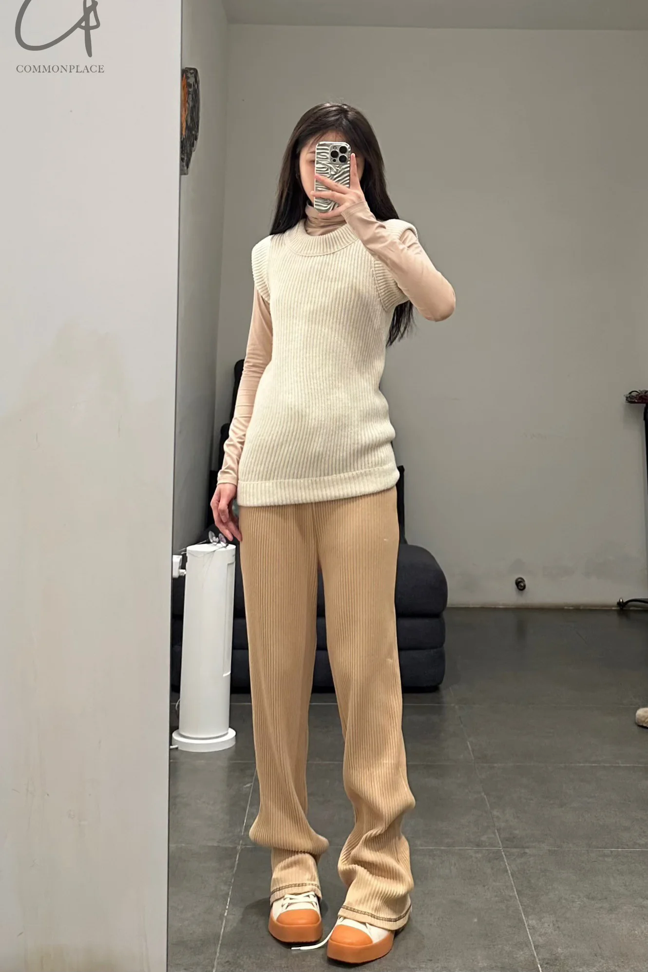 Baserange knitted vest ktat-cw-sp21 - Image 13