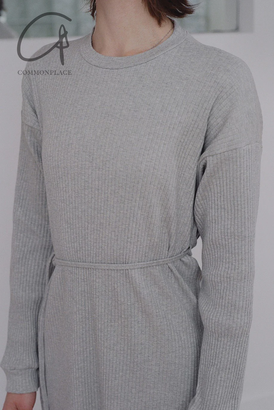 BASERANGE Long-sleeved dress with drawstring waist DRSH Collection Portugal BAS-DRSH-RIB-000-HUI Grey - Image 6