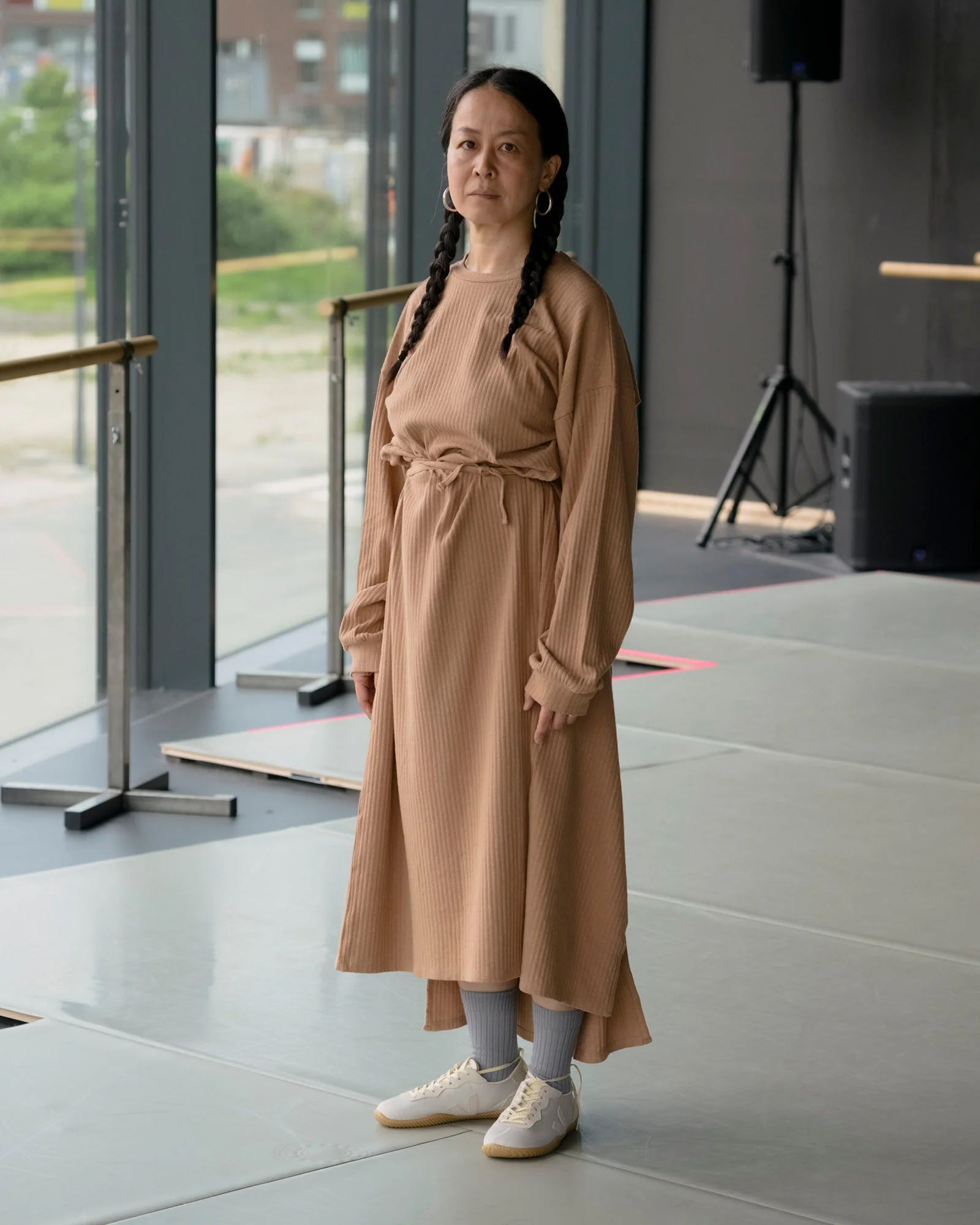 BASERANGE long-sleeved dress with drawstring waist, part of the DRSH collection, Portugal. BAS-DRSH-CR-SP26-LB (LABURNUM BROWN) - Image 4