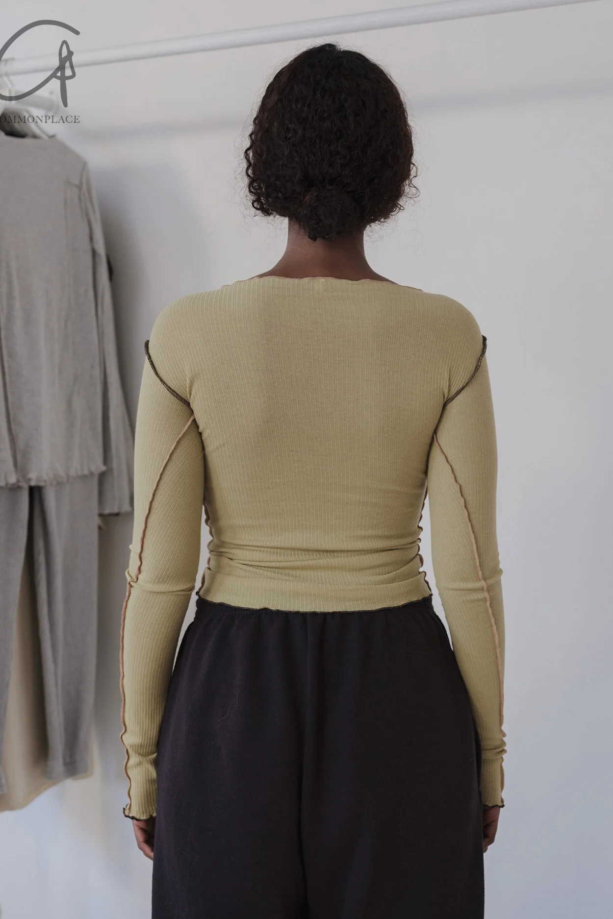 BASERANGE Ribbed Long Sleeve Top T-shirt TTVL Collection France BAS-TTVL-RB-AU23-HUILV Gray Green - Image 12