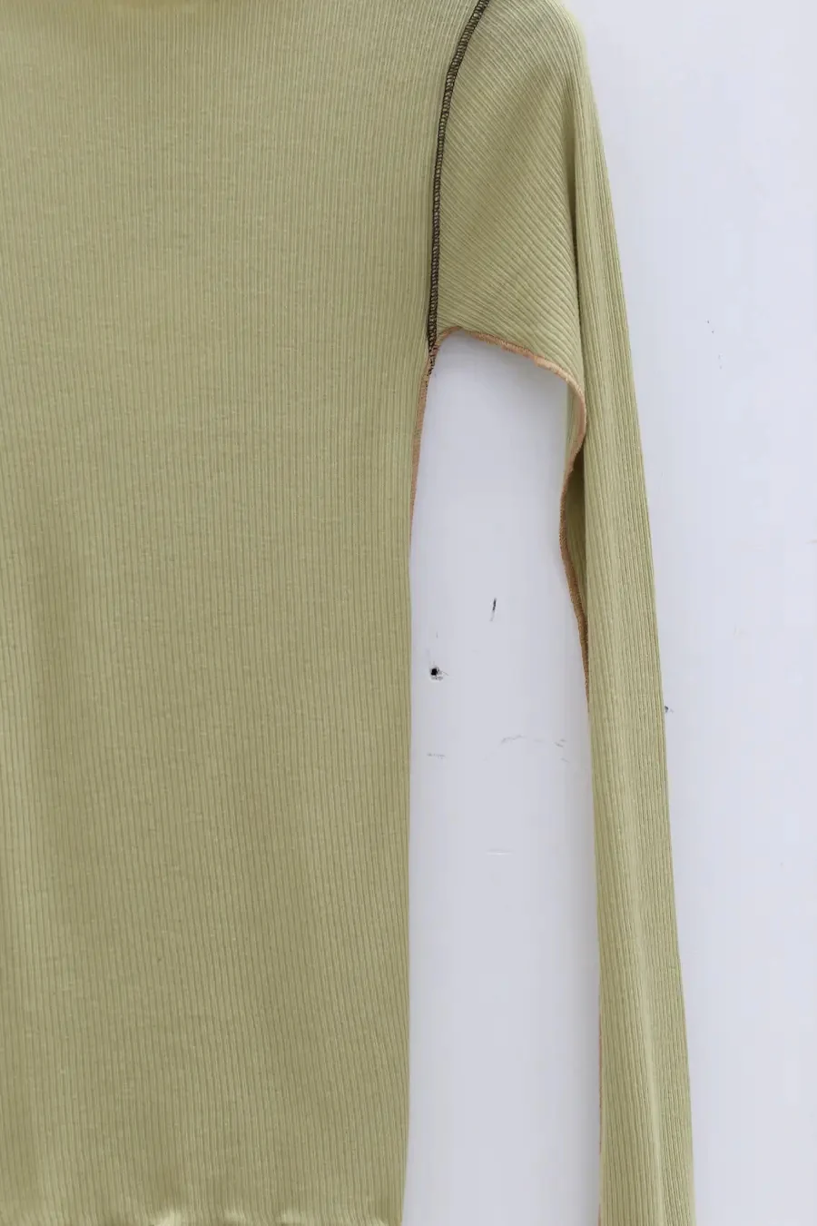 BASERANGE Ribbed Long Sleeve Top T-shirt TTVL Collection France BAS-TTVL-RB-AU23-HUILV Gray Green - Image 4