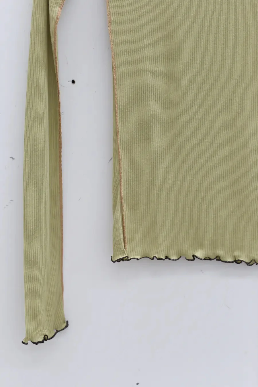 BASERANGE Ribbed Long Sleeve Top T-shirt TTVL Collection France BAS-TTVL-RB-AU23-HUILV Gray Green - Image 5