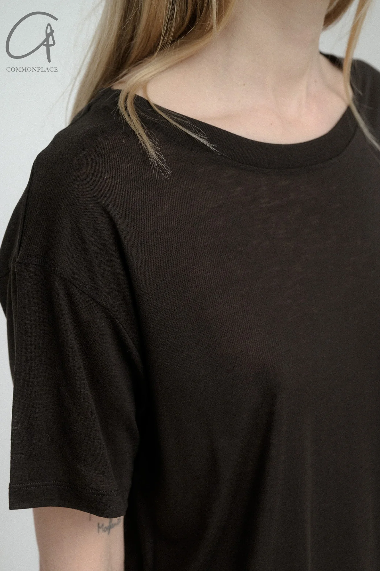 BASERANGE loose T-shirt TOLO-BL-000 FOVEA - Image 7