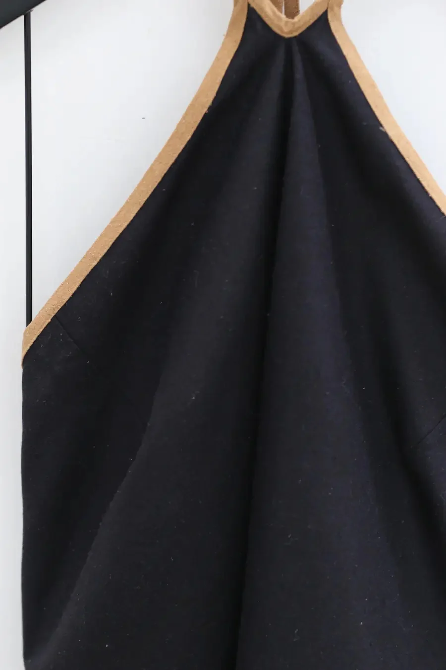 BASERANGE 25 Spring/Summer France Silk Toma Top Strap Vest BAS-TOMA-WS-AU23-HEI Black - Image 7