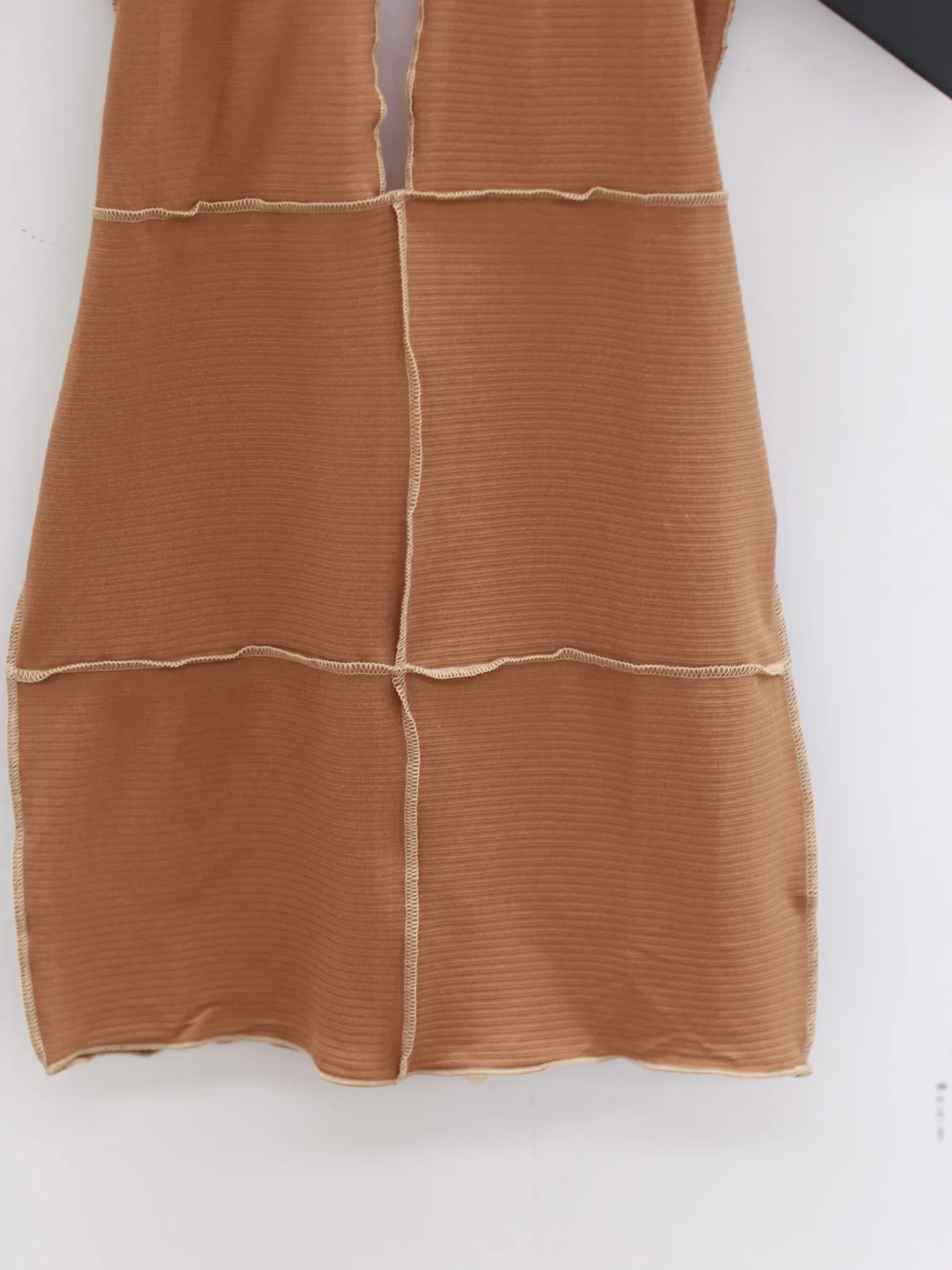BASERANGE Portuguese organic cotton halter top BAS-TOCH-RB-SU25-ALAMILLO BROWN - Image 3