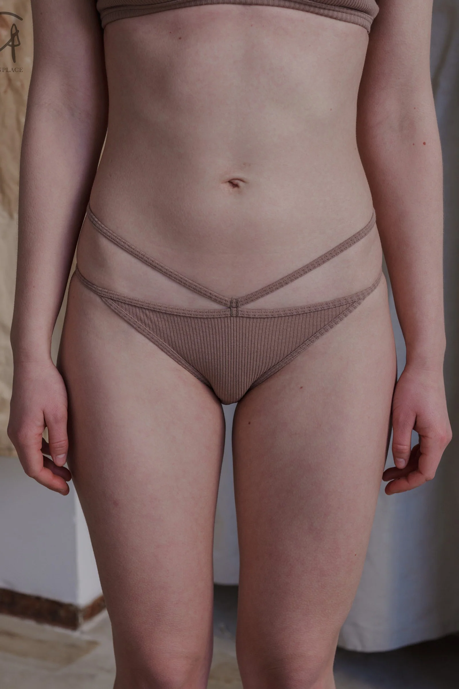 BASERANGE Recycled cotton ribbed shorts UNNI-RC-AU23 dehydrated beige - Image 3