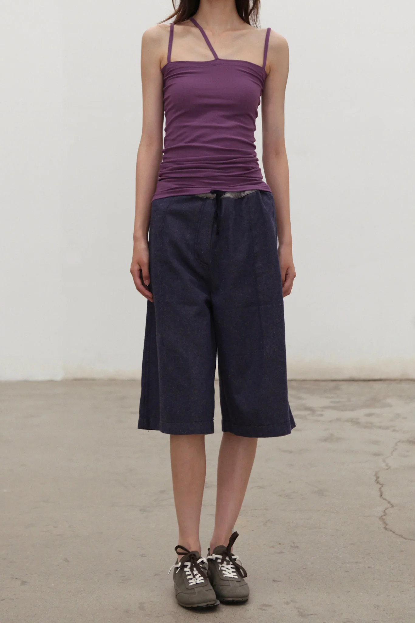 BASERANGE ribbed cotton camisole from the TONI and TOTV collections. Made in Portugal. BAS-TTNI-CR-AU25-VENET PURPLE (TONI TTNI) - Image 2