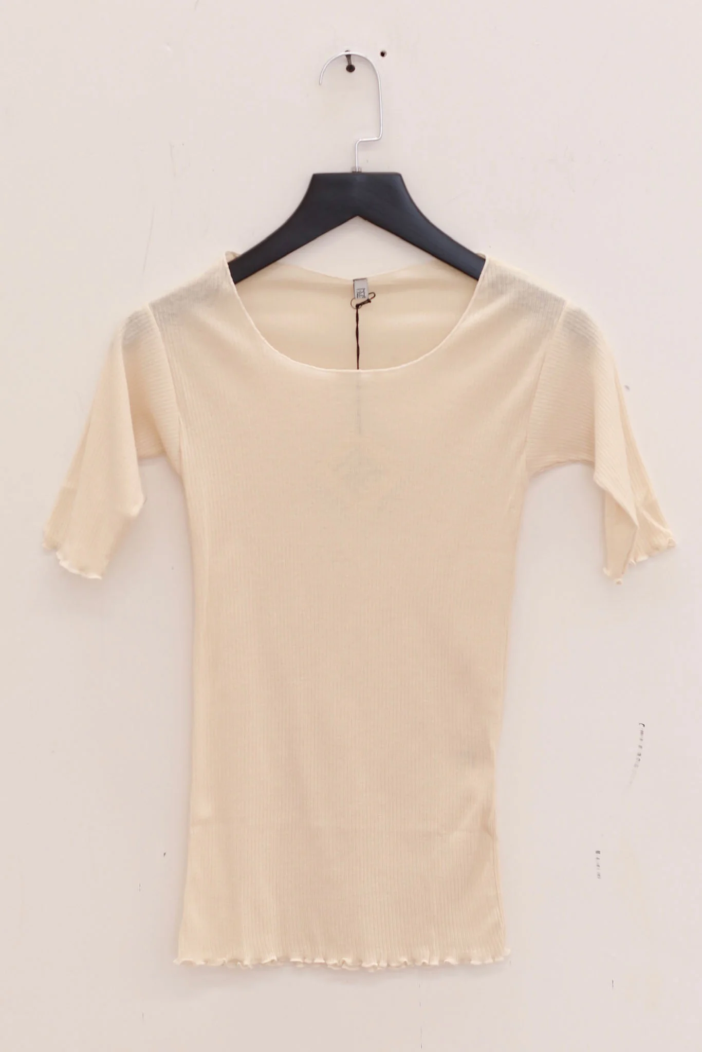 BASERANGE Round neck ruffled ribbed cotton T-shirt TOPA series collection France BAS-TOPA-RB-000-OFF WHITE